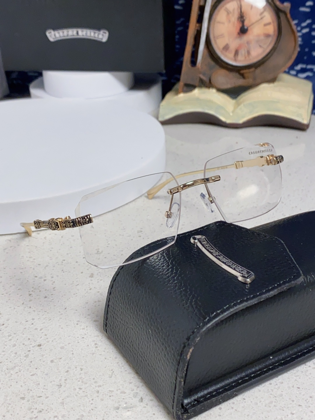 CHROME HEARTS クロムハーツ サングラス メンズ レディース 2025 新作 レザー ケース 付き 金フレーム 2025年モデル 超軽量 ヴィンテージ 2023年モデル 全8色展開 - 画像 2