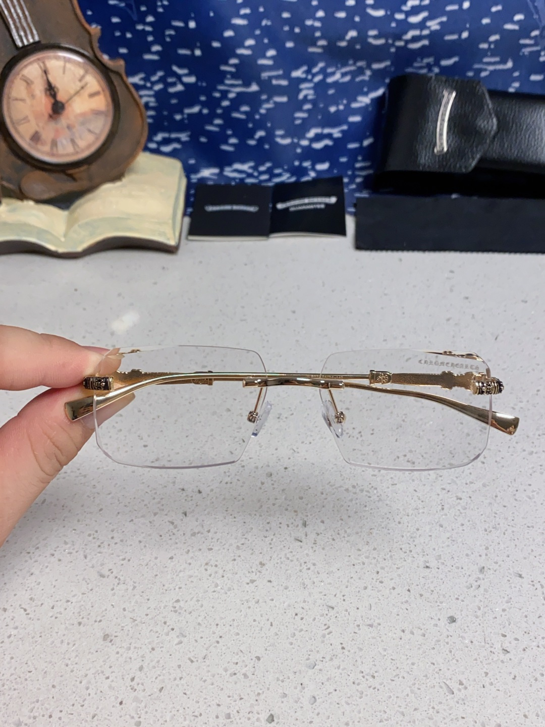 CHROME HEARTS クロムハーツ サングラス メンズ レディース 2025 新作 レザー ケース 付き 金フレーム 2025年モデル 超軽量 ヴィンテージ 2023年モデル 全8色展開 - 画像 7