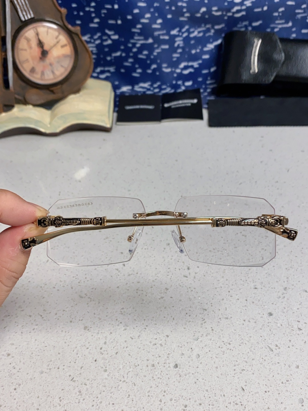 CHROME HEARTS クロムハーツ サングラス メンズ レディース 2025 新作 レザー ケース 付き 金フレーム 2025年モデル 超軽量 ヴィンテージ 2023年モデル 全8色展開 - 画像 8