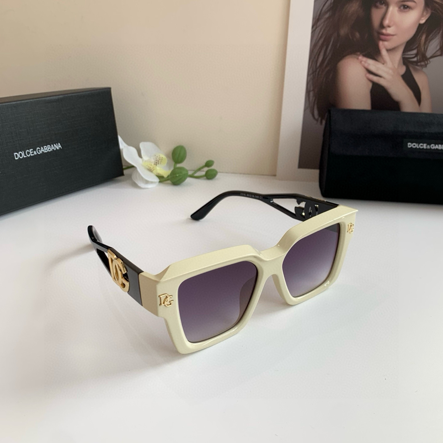 DOLCE&GABBANA ドルチェ&ガッバーナ サングラス メンズ レディース 大きめ フレーム グラデーション レンズ ブラック ホワイト 全2色