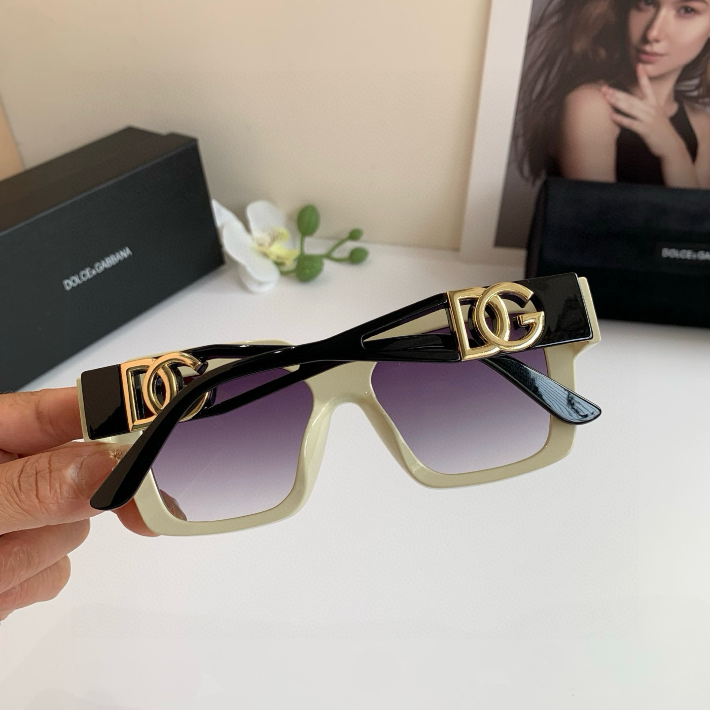 DOLCE&GABBANA ドルチェ&ガッバーナ サングラス メンズ レディース 大きめ フレーム グラデーション レンズ ブラック ホワイト 全2色 - 画像 7