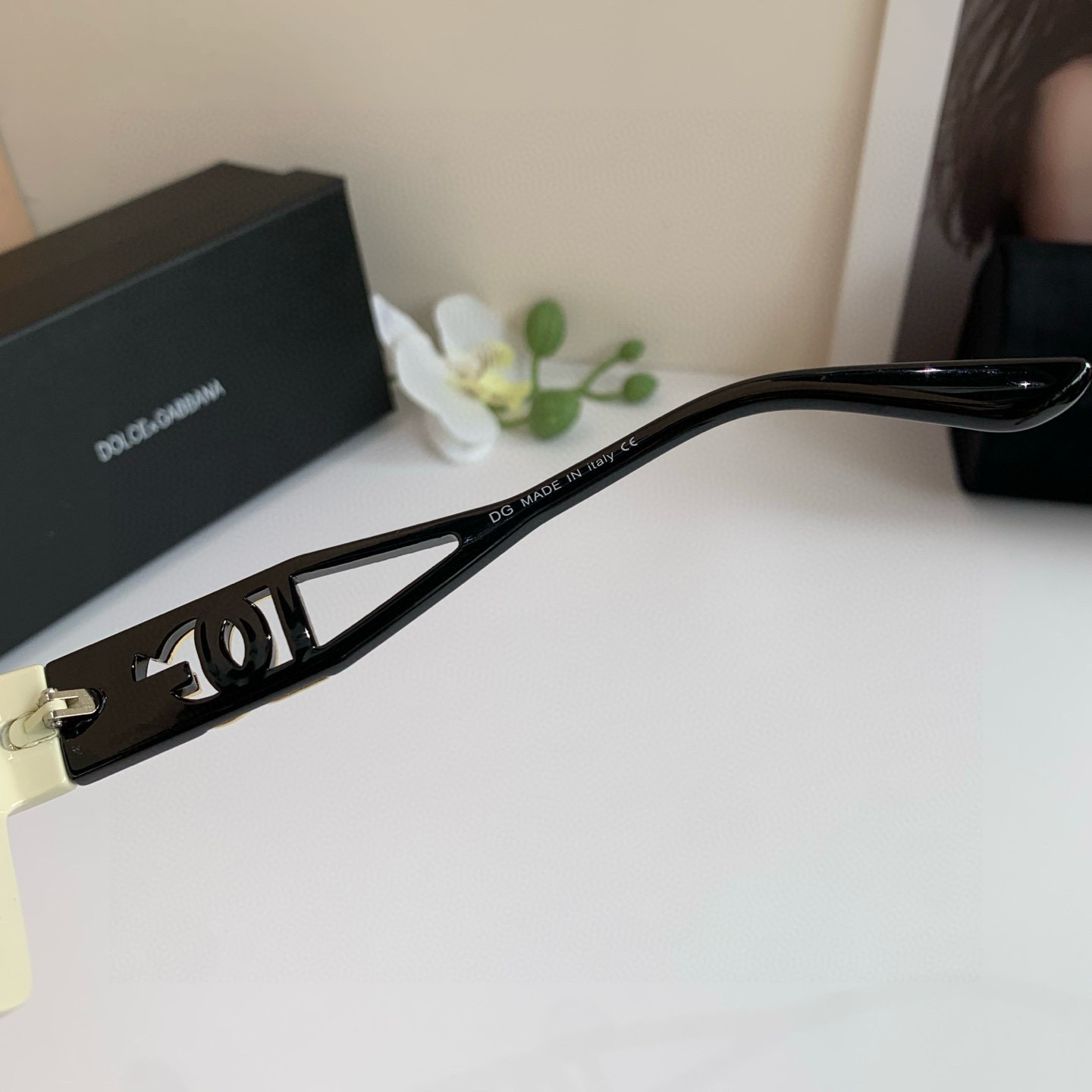 DOLCE&GABBANA ドルチェ&ガッバーナ サングラス メンズ レディース 大きめ フレーム グラデーション レンズ ブラック ホワイト 全2色 - 画像 8