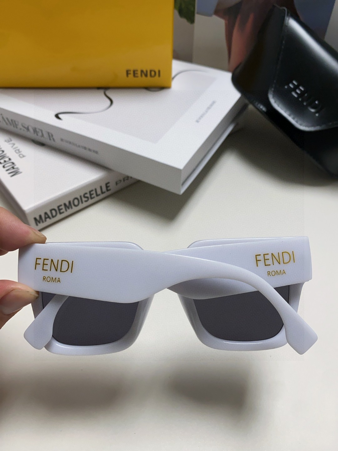 FENDI フェンディ サングラス ファッション レディース メンズ 2025年最新 ホワイト - 画像 5