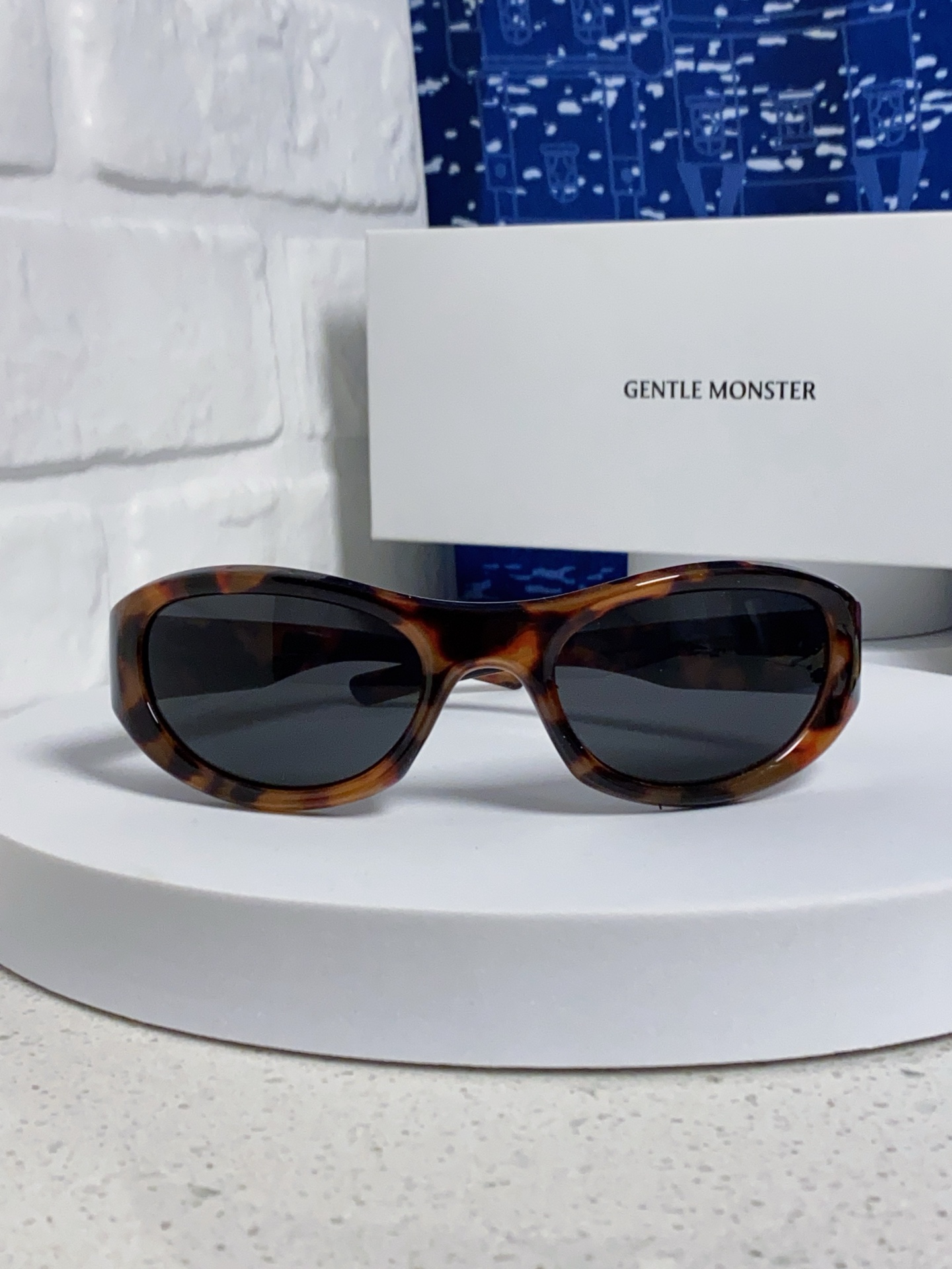 GENTLE MONSTER ジェントルモンスター サングラス MM003 フレーム レディース フルサイズ テンプル 4色展開 - 画像 5