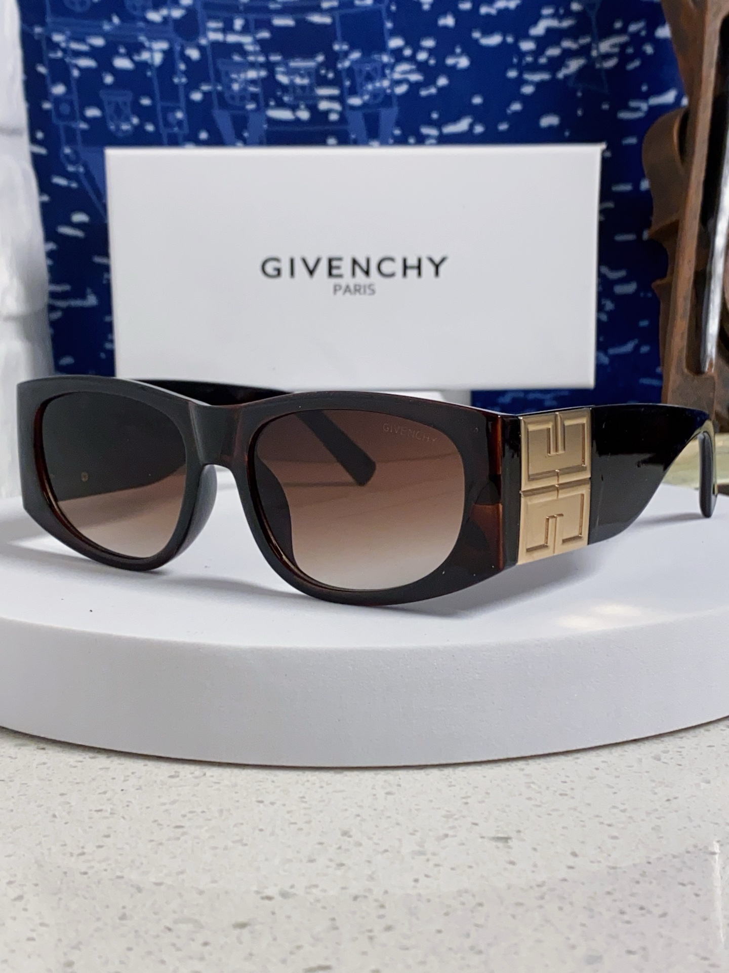 GIVENCHY ジバンシィ サングラス レディース 偏光 2025 新作 フレーム タテ型 ブラック 多色展開