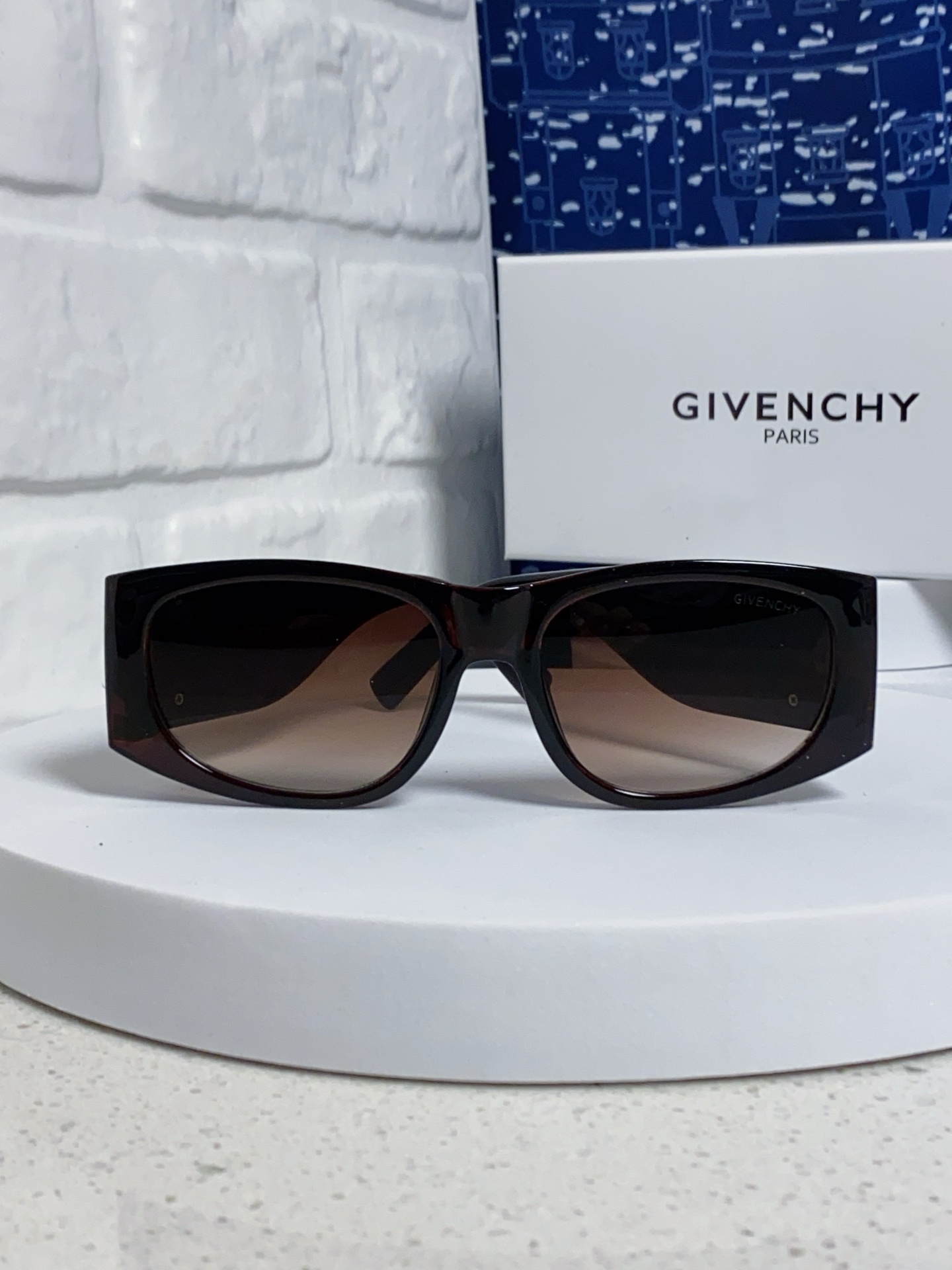 GIVENCHY ジバンシィ サングラス レディース 偏光 2025 新作 フレーム タテ型 ブラック 多色展開 - 画像 4