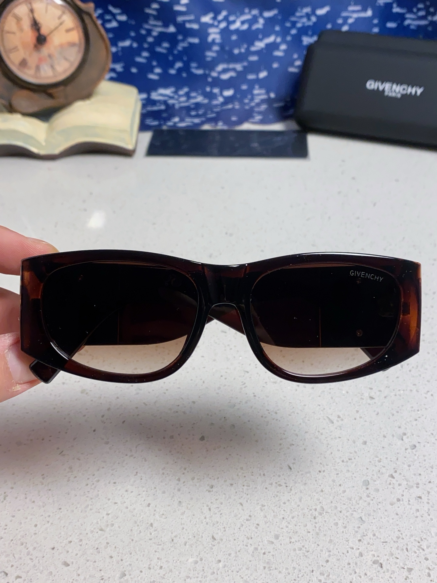 GIVENCHY ジバンシィ サングラス レディース 偏光 2025 新作 フレーム タテ型 ブラック 多色展開 - 画像 6