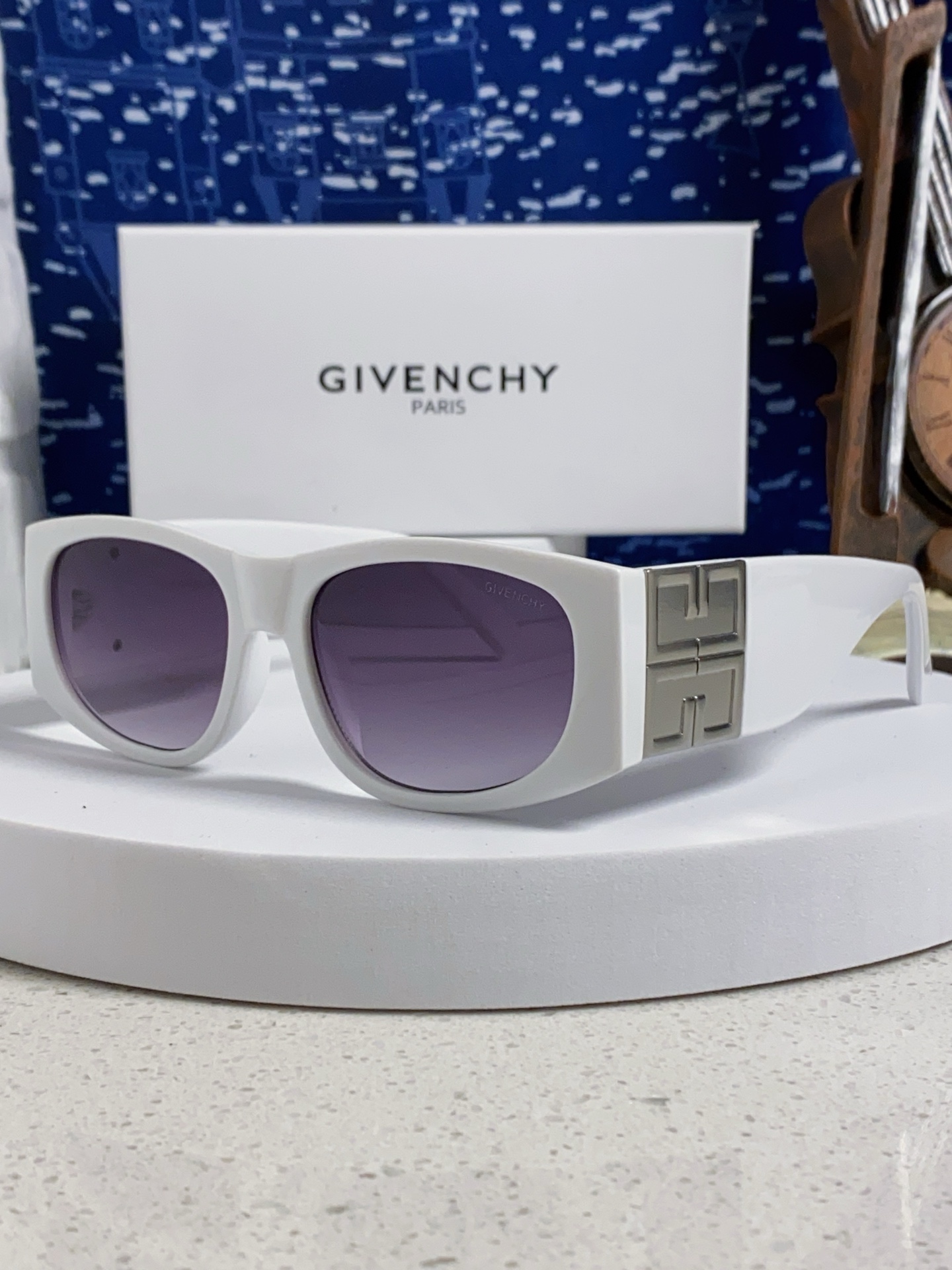 GIVENCHY ジバンシィ サングラス フレーム付き パソコン用 レディース ウェア ホワイト 多色展開