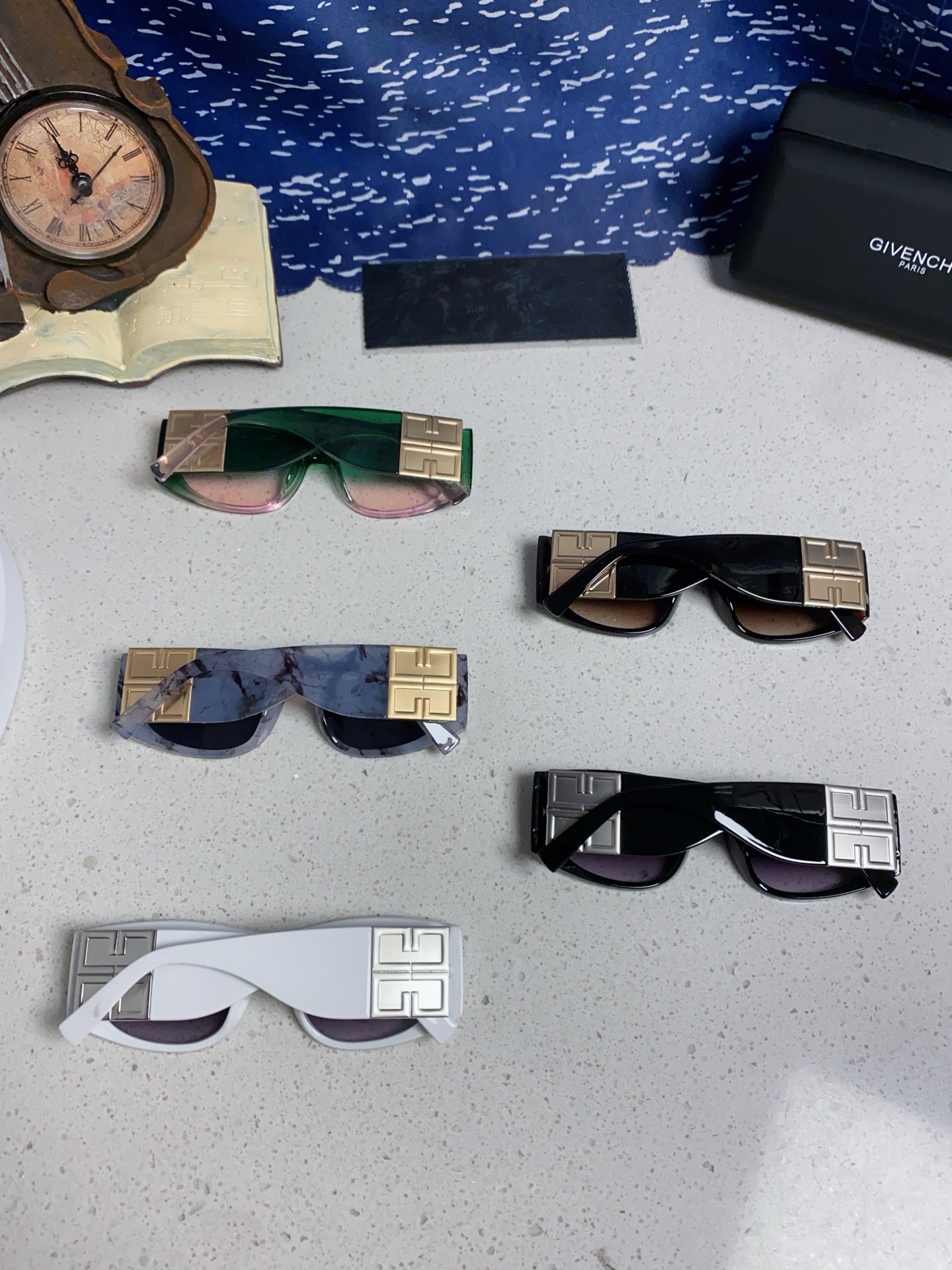 GIVENCHY ジバンシィ メガネ サングラス レディース 偏光 2025新作 マーブル柄 フレーム ゴールド レンズ ブラック 多色展開 - 画像 3