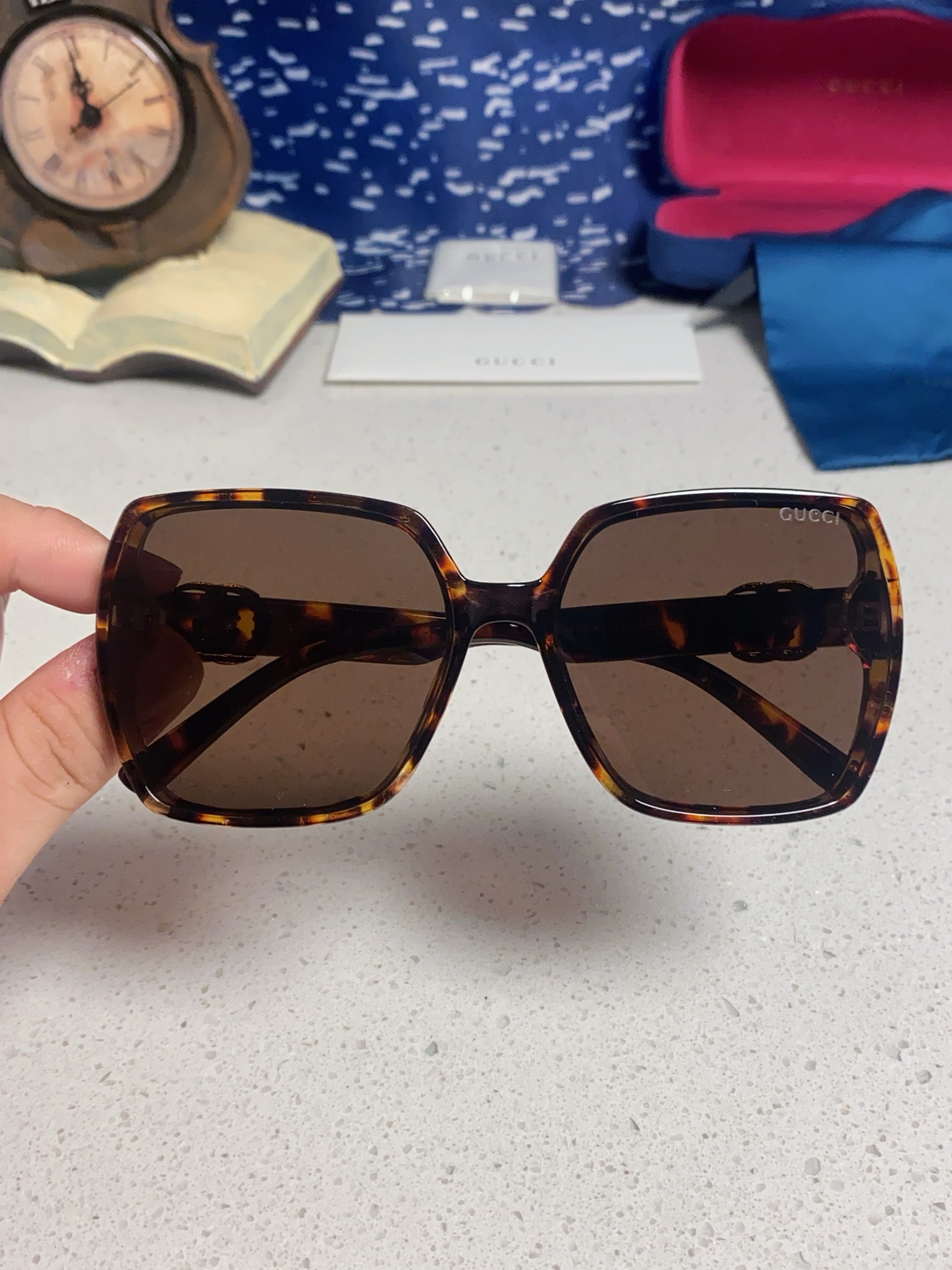 GUCCI グッチ サングラス レディース 2025年新作 防紫外線 フラットシェイプ タートルシェル柄 多色展開 - 画像 7