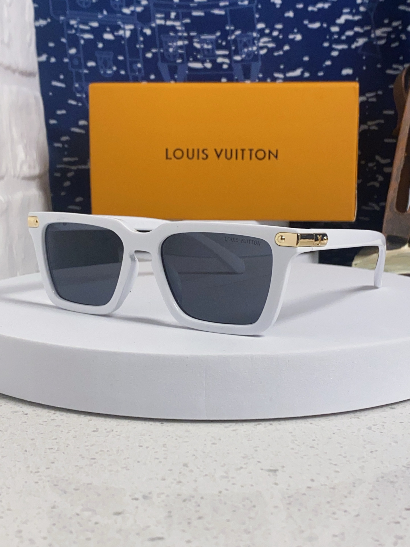 LOUIS VUITTON ルイヴィトン サングラス P135 2025年新作 おしゃれ カメラ付き 多色展開