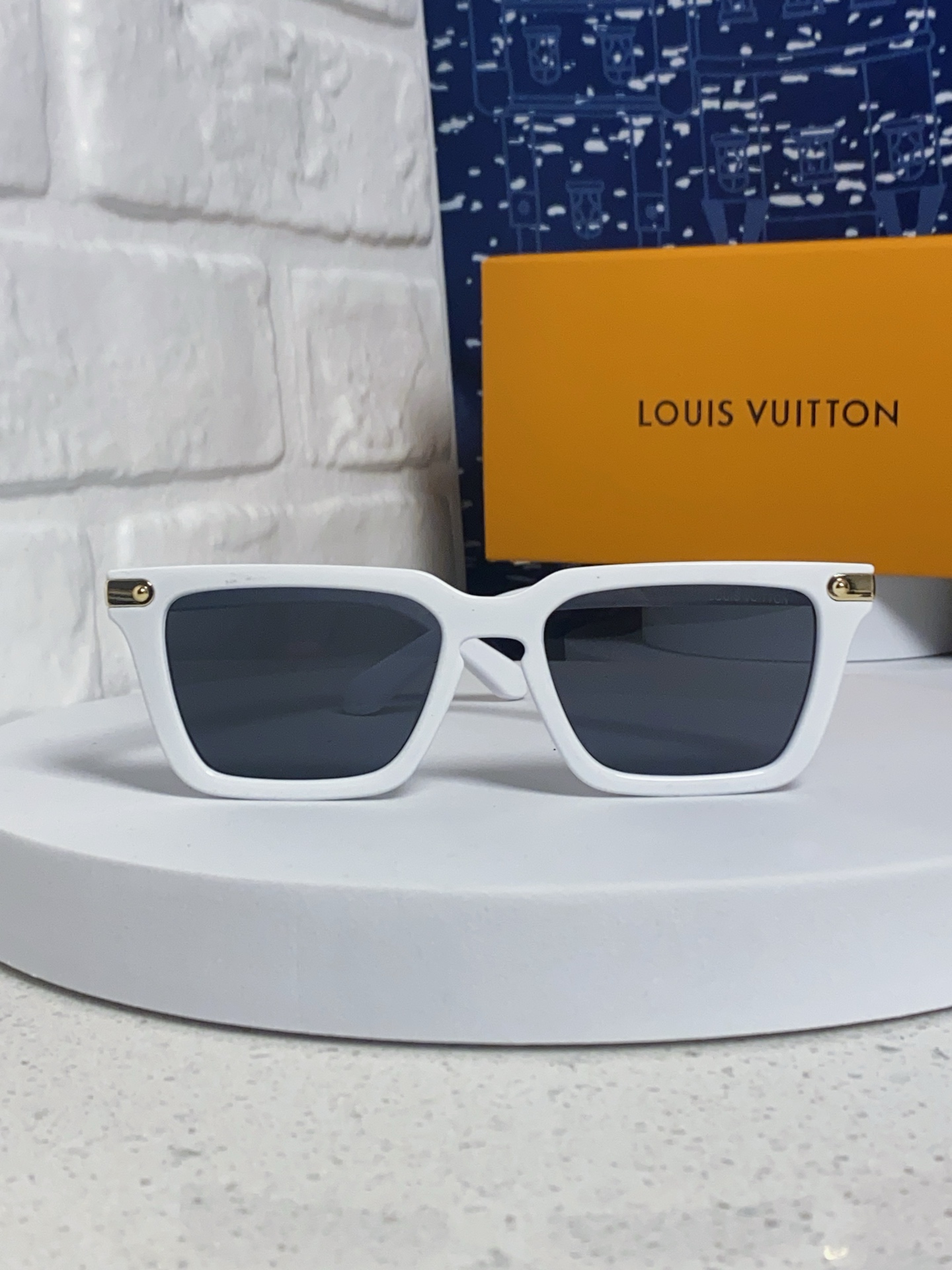 LOUIS VUITTON ルイヴィトン サングラス P135 2025年新作 おしゃれ カメラ付き 多色展開 - 画像 5