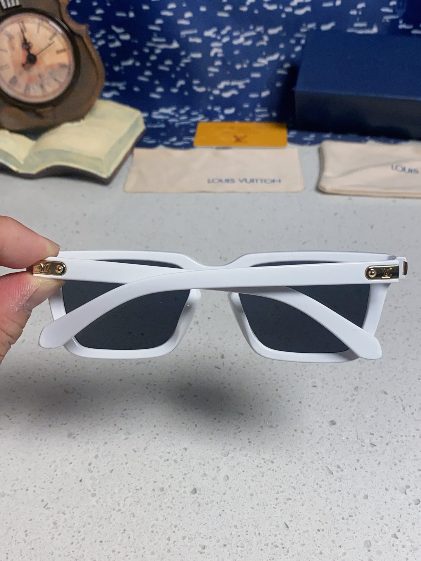 LOUIS VUITTON ルイヴィトン サングラス P135 2025年新作 おしゃれ カメラ付き 多色展開 - 画像 8