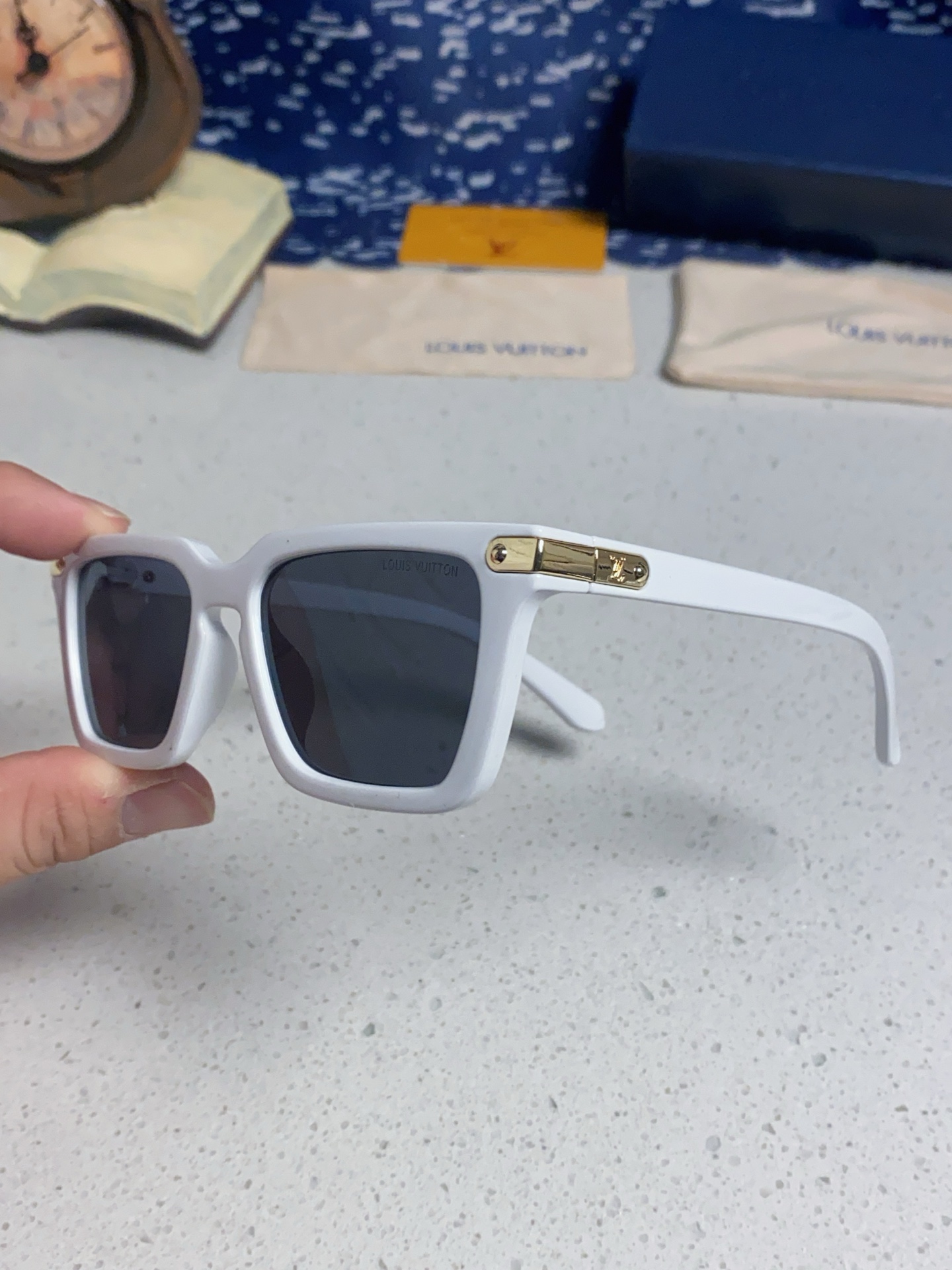 LOUIS VUITTON ルイヴィトン サングラス P135 2025年新作 おしゃれ カメラ付き 多色展開 - 画像 9