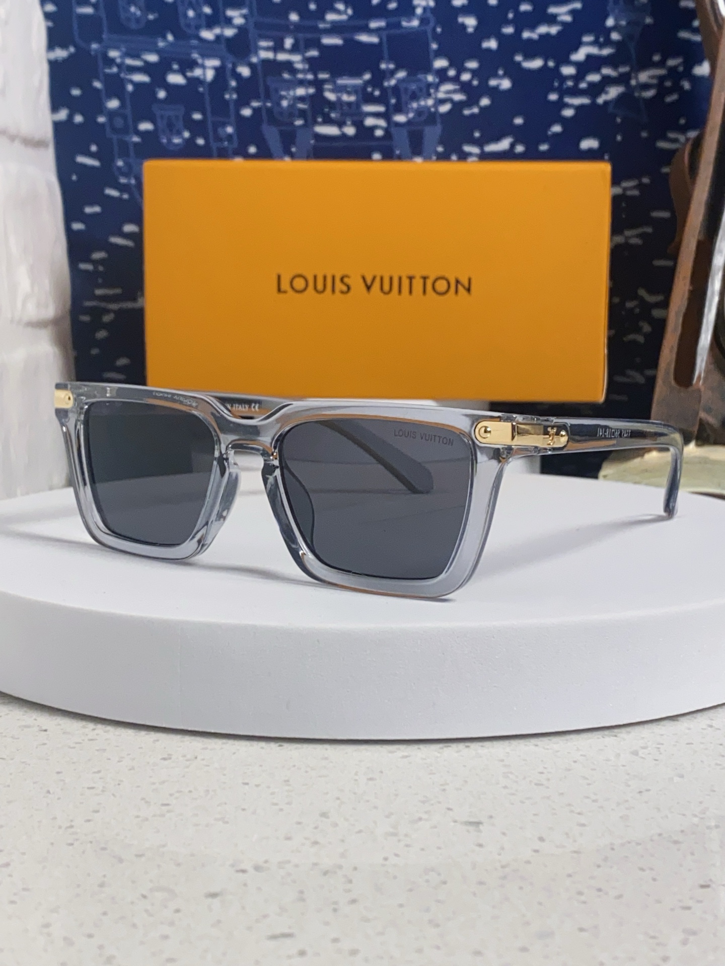 LOUIS VUITTON ルイヴィトン サングラス 2025年新作 可装近视镜片 トーン加工 メンズ サンメガネ 透灰 多色展開 - 画像 8