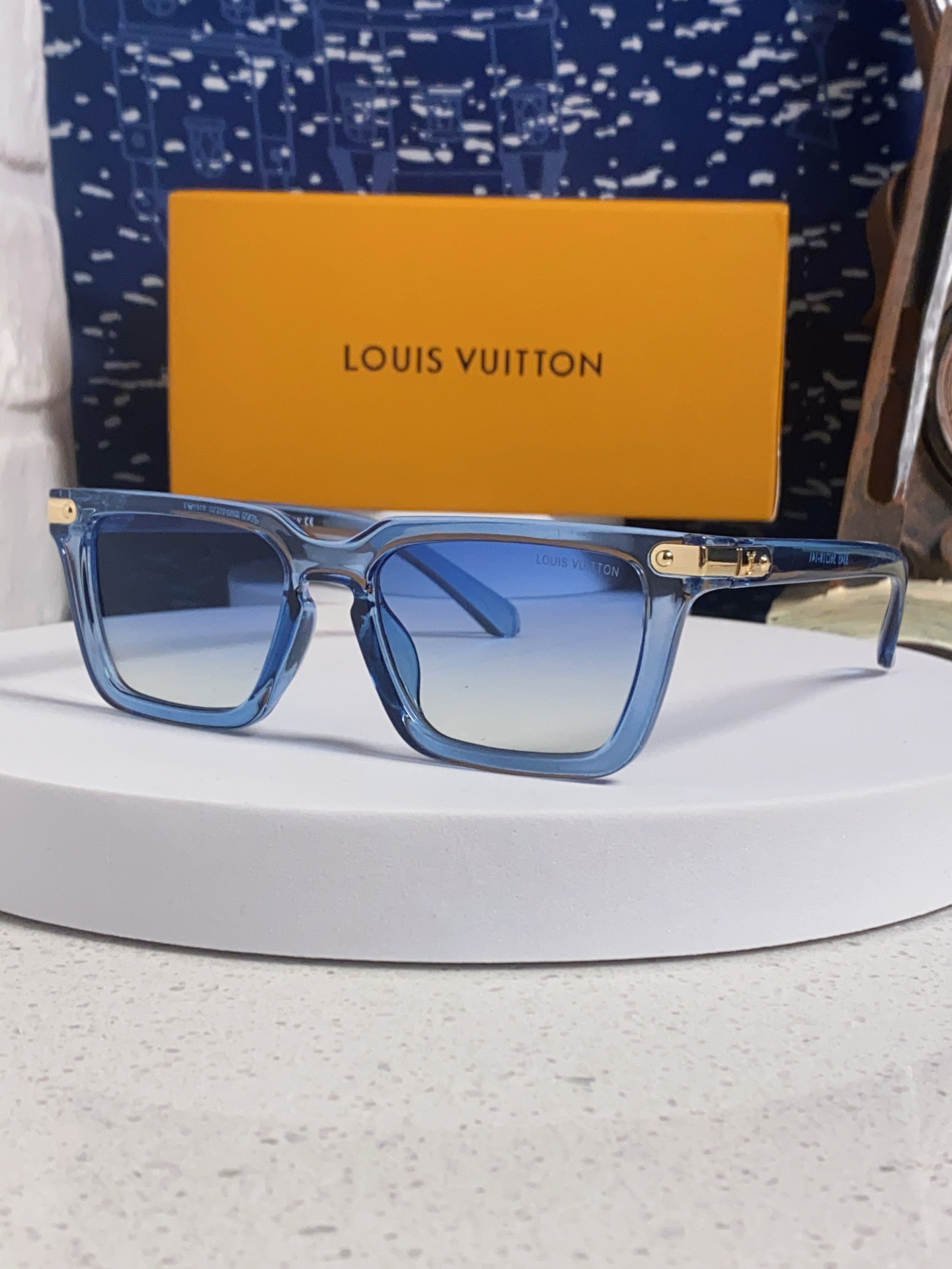 LOUIS VUITTON ルイヴィトン サングラス フレーム交換可能 2025年新作 ブルー 透粉 透灰 白色 ブラック 水銀 多色展開