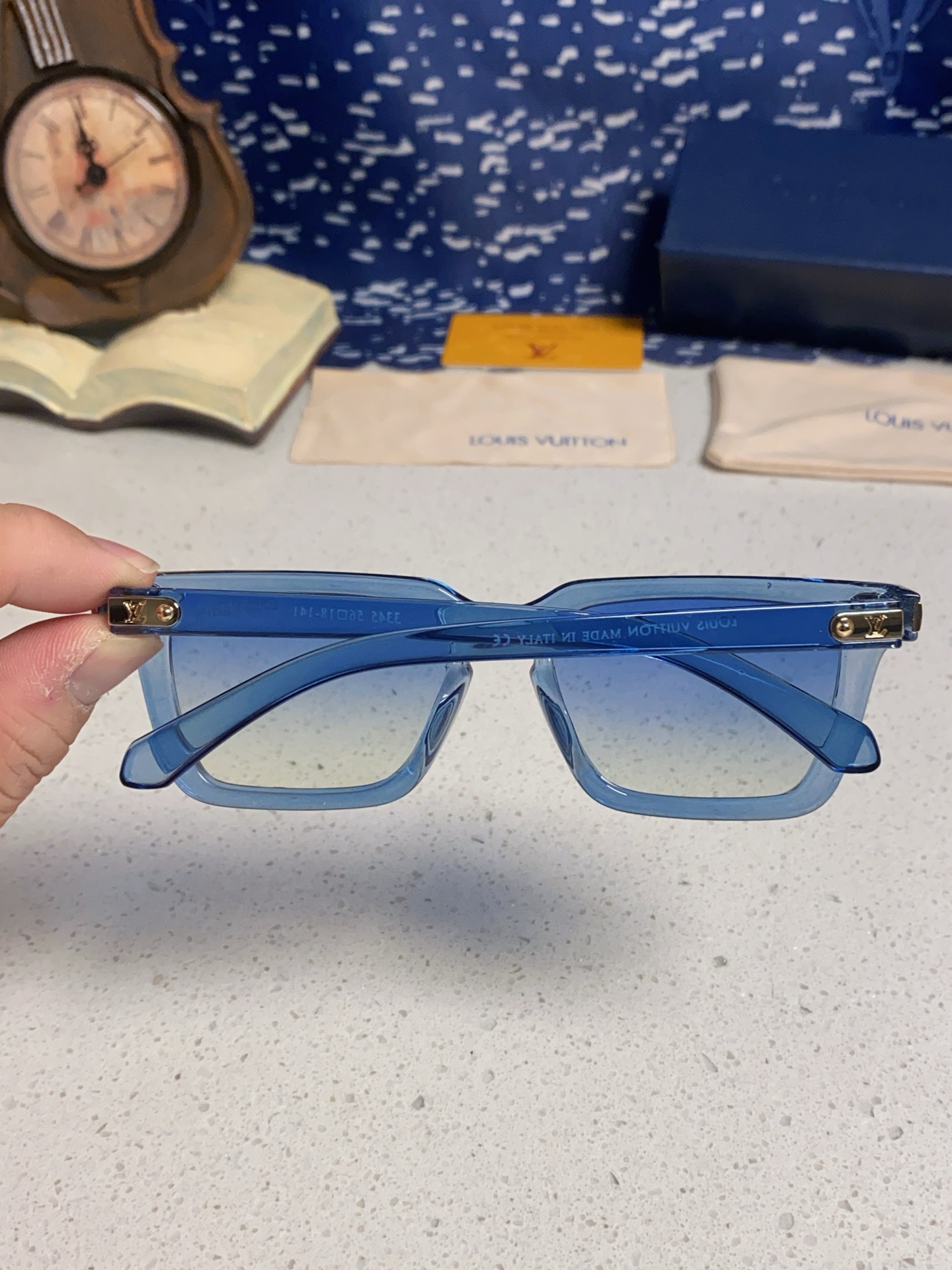 LOUIS VUITTON ルイヴィトン サングラス フレーム交換可能 2025年新作 ブルー 透粉 透灰 白色 ブラック 水銀 多色展開 - 画像 8