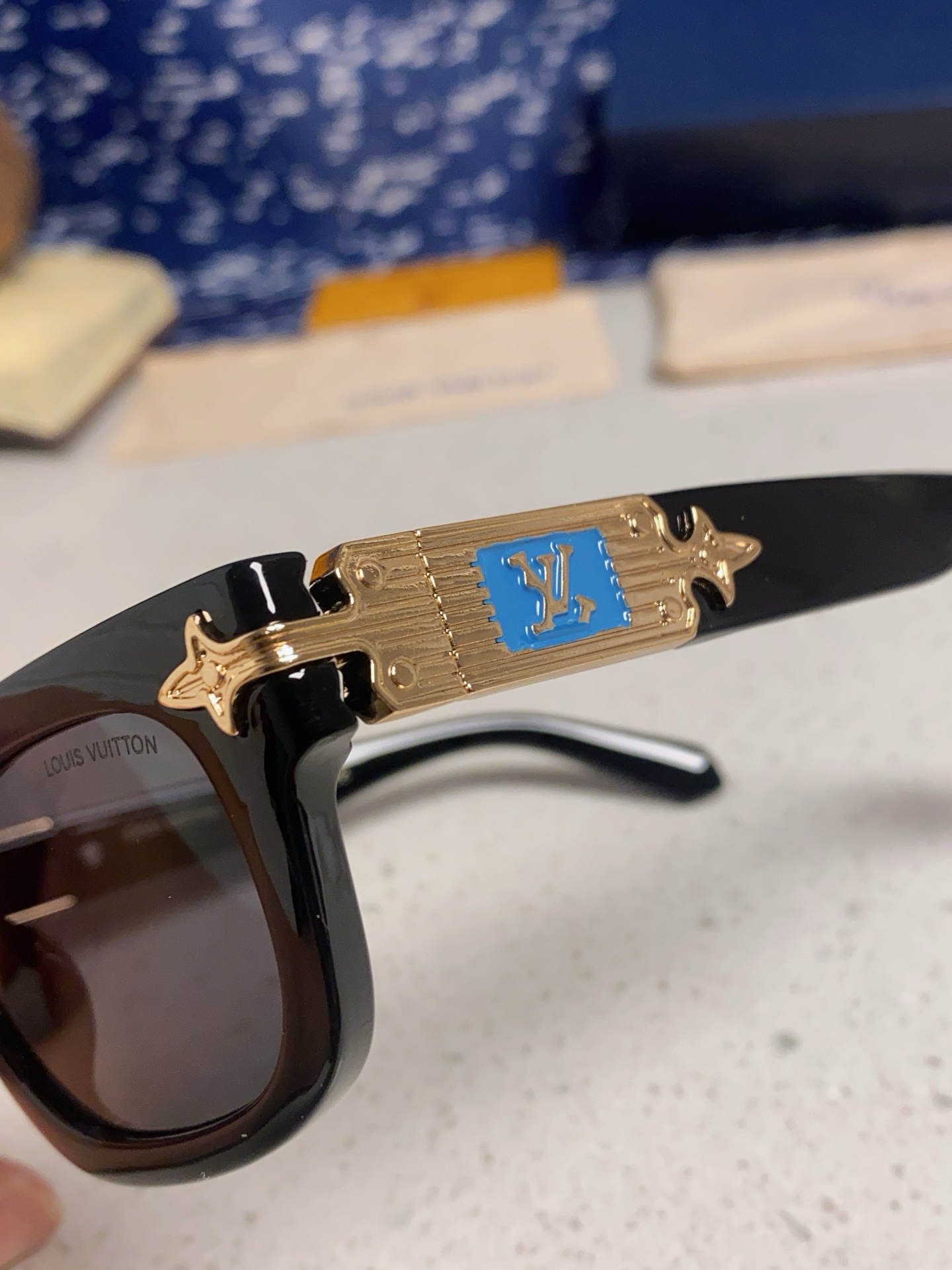 LOUIS VUITTON ルイヴィトン サングラス メンズ レディース フレーム サングラス ブラック 多色展開 - 画像 3