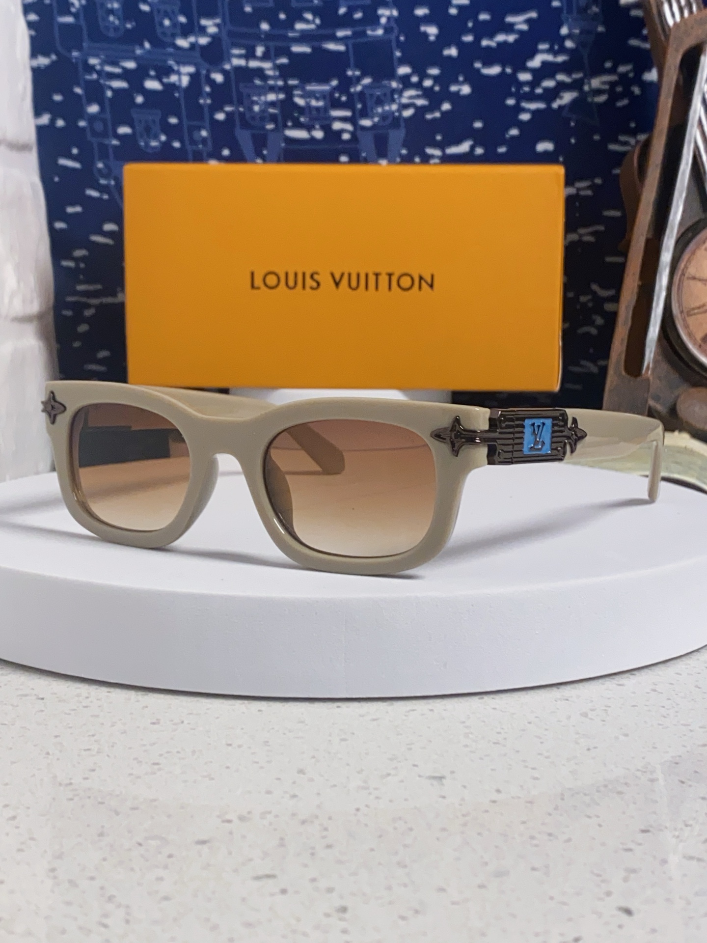 LOUIS VUITTON ルイヴィトン サングラス メンズ レディース フレーム オーバル ブルー 31372 多色展開