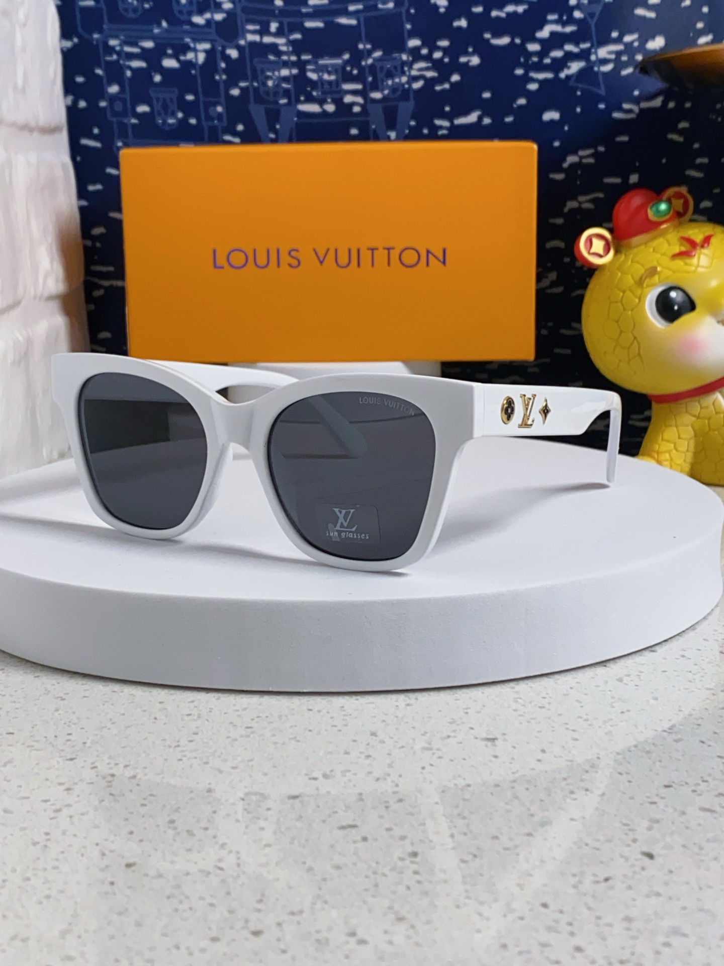 LOUIS VUITTON ルイヴィトン メガネ フレーム レディース ホワイト 多色展開
