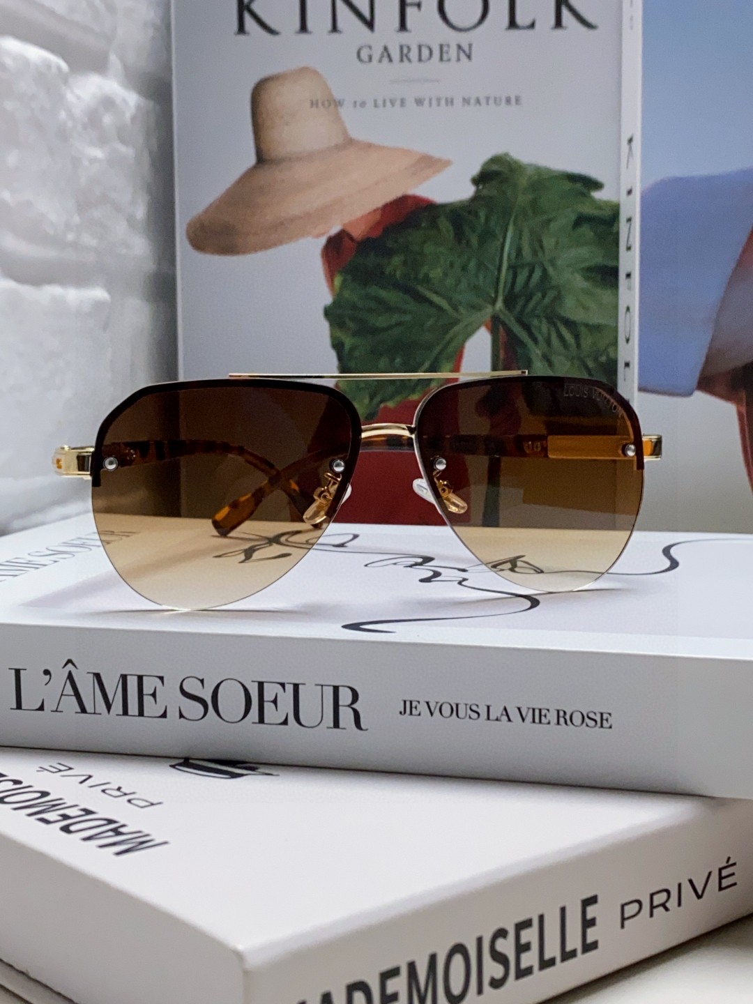 LOUIS VUITTON ルイヴィトン フライトサングラス 金属フレーム メンズ レディース ブラック ゴールド ブラウン レッド グリーン シルバー トート柄 男女兼用 31132 - 画像 3