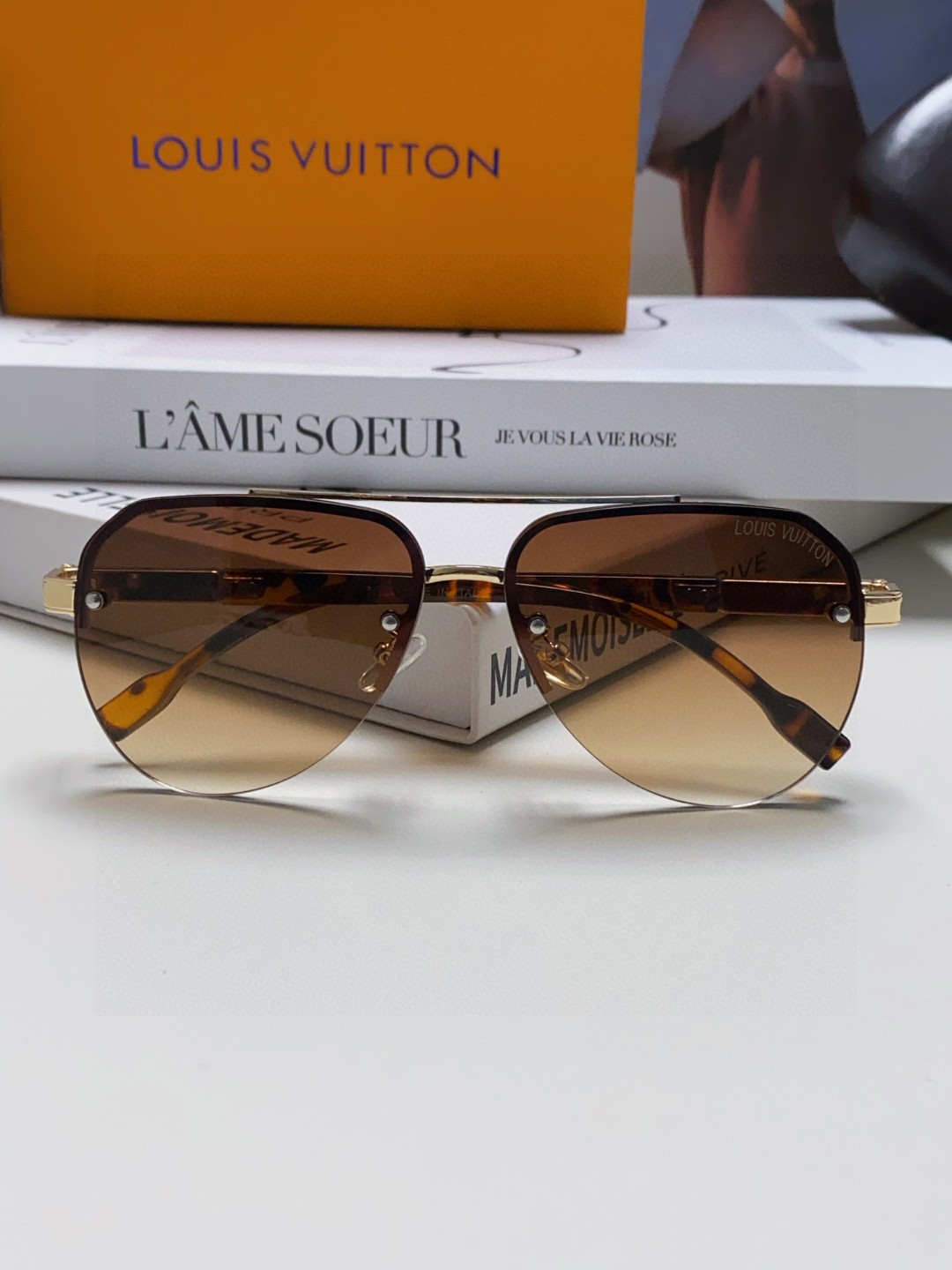 LOUIS VUITTON ルイヴィトン フライトサングラス 金属フレーム メンズ レディース ブラック ゴールド ブラウン レッド グリーン シルバー トート柄 男女兼用 31132 - 画像 8