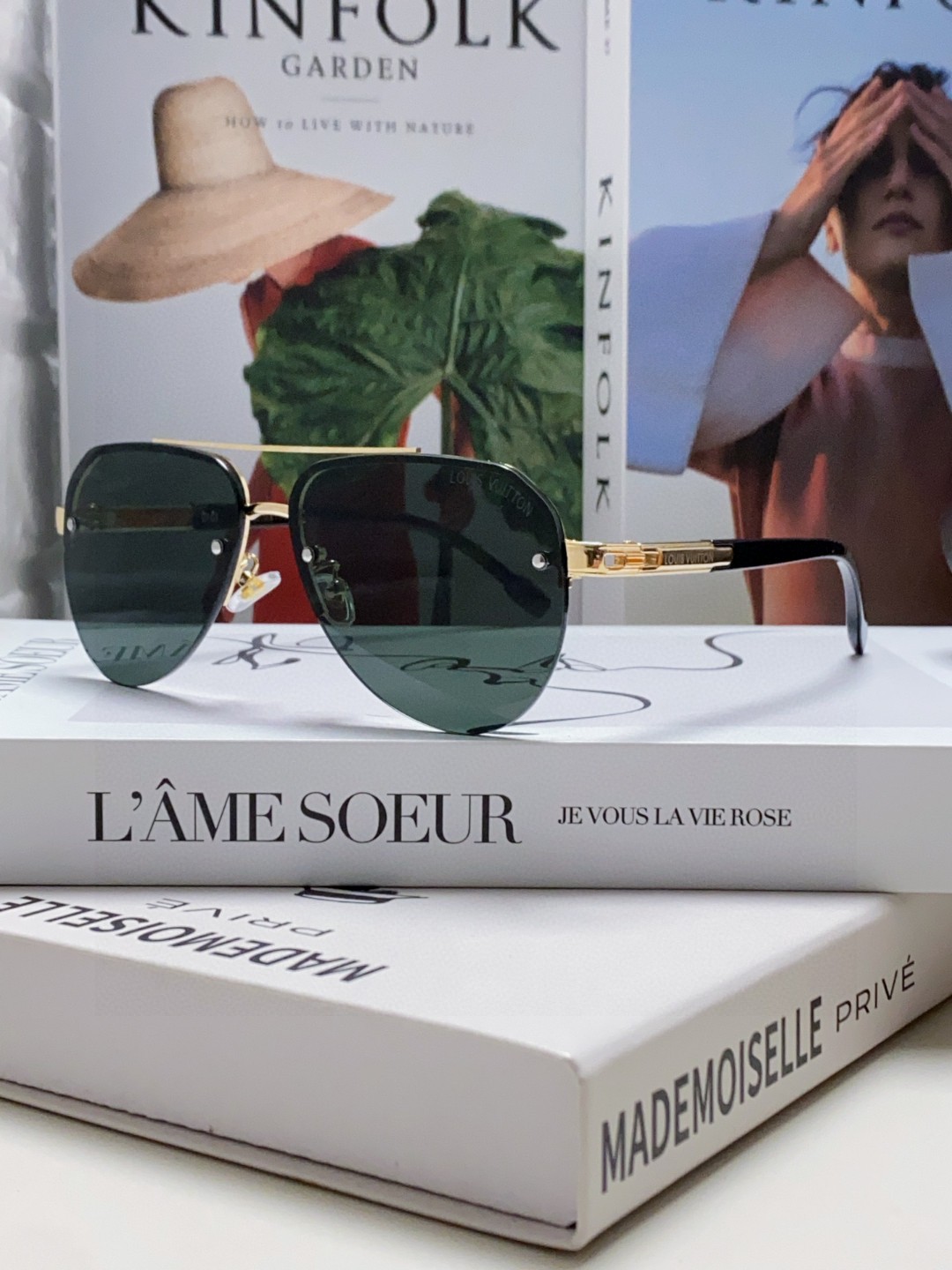 LOUIS VUITTON ルイヴィトン フライトサングラス P135 メンズ レディース 防紫外線 グリーン 黒金 銀灰 茶色 多色展開