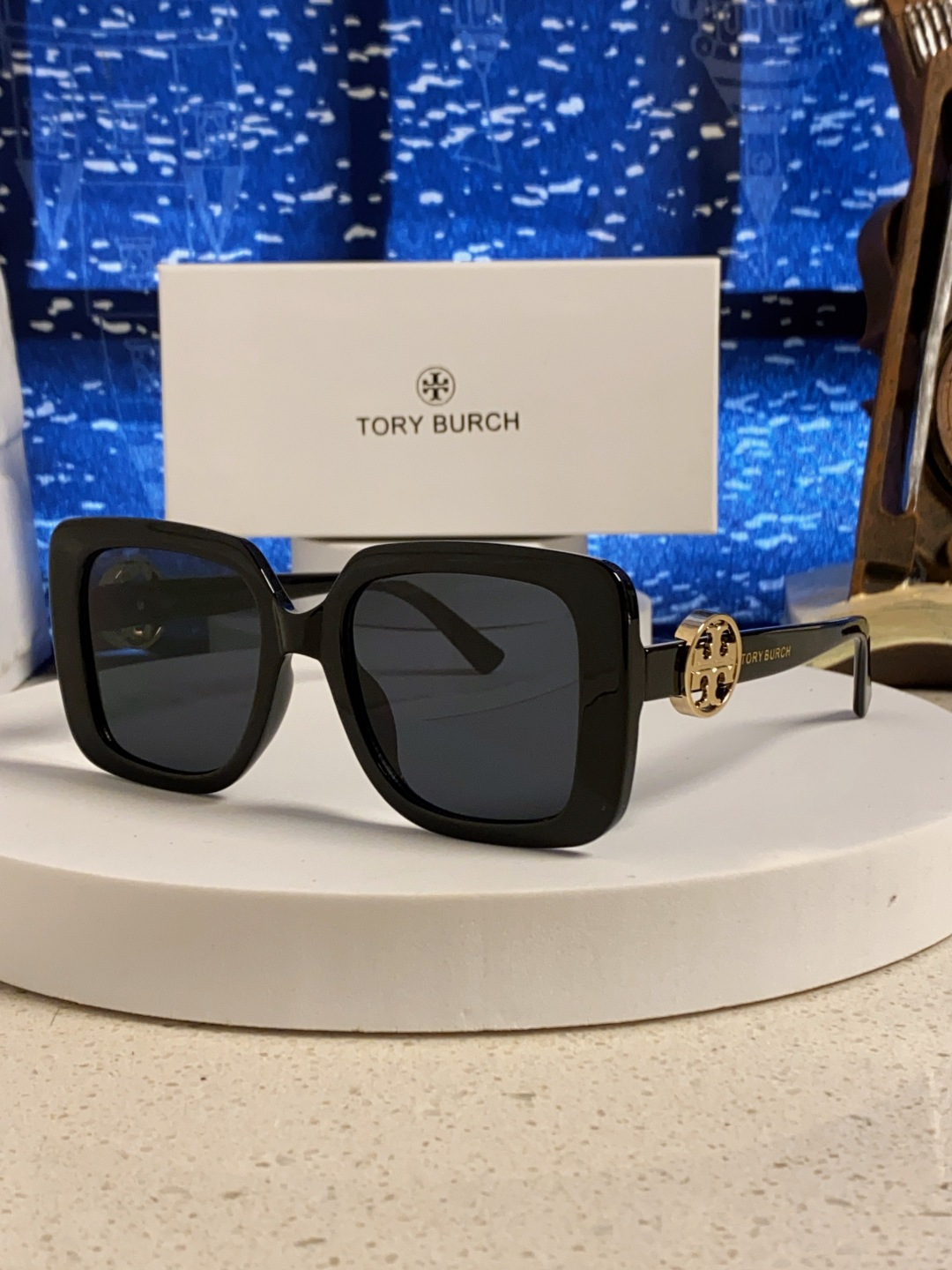 TORY BURCH トリー バーチ サングラス フラットシェイプ 大きめ レディース ブラック 多色展開