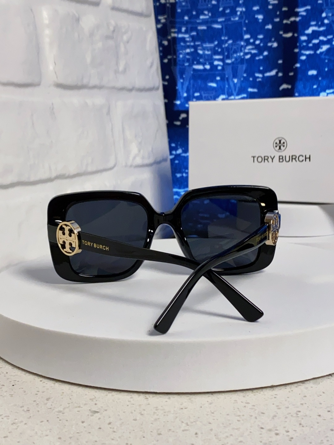 TORY BURCH トリー バーチ サングラス フラットシェイプ 大きめ レディース ブラック 多色展開 - 画像 6