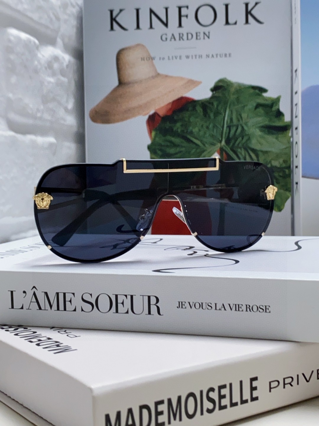 VERSACE ヴェルサーチ メガネ型サングラス メンズ レディース 男女兼用 UVカット ブラック 黒色 - 画像 2