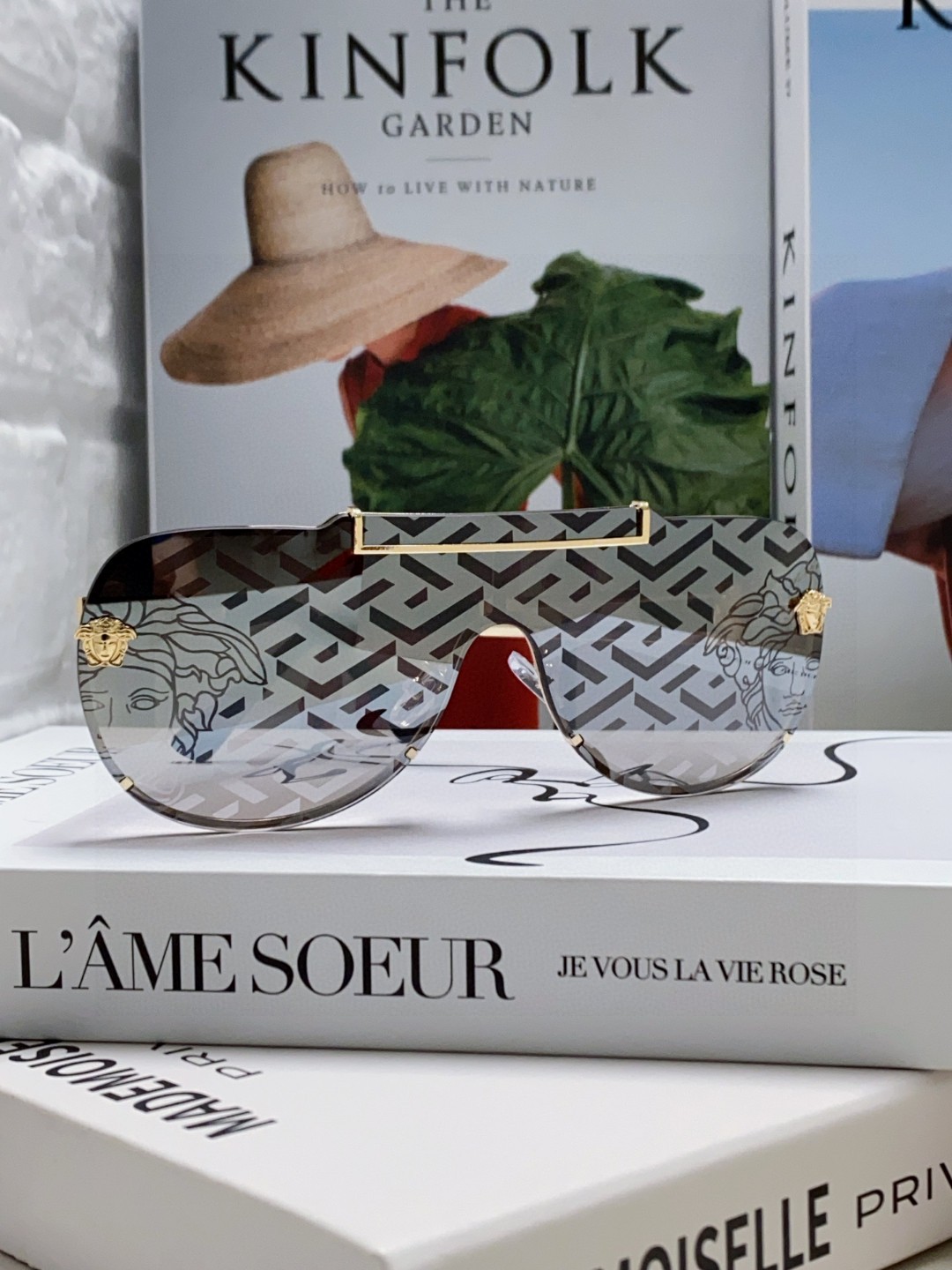 VERSACE ヴェルサセ メガネ型サングラス 2024年新作 フレームにロゴとメデューサの頭像 メンズ レディース 男女兼用 サングラス 黒色 真茶色 水銀 ブラウン 31404 - 画像 3