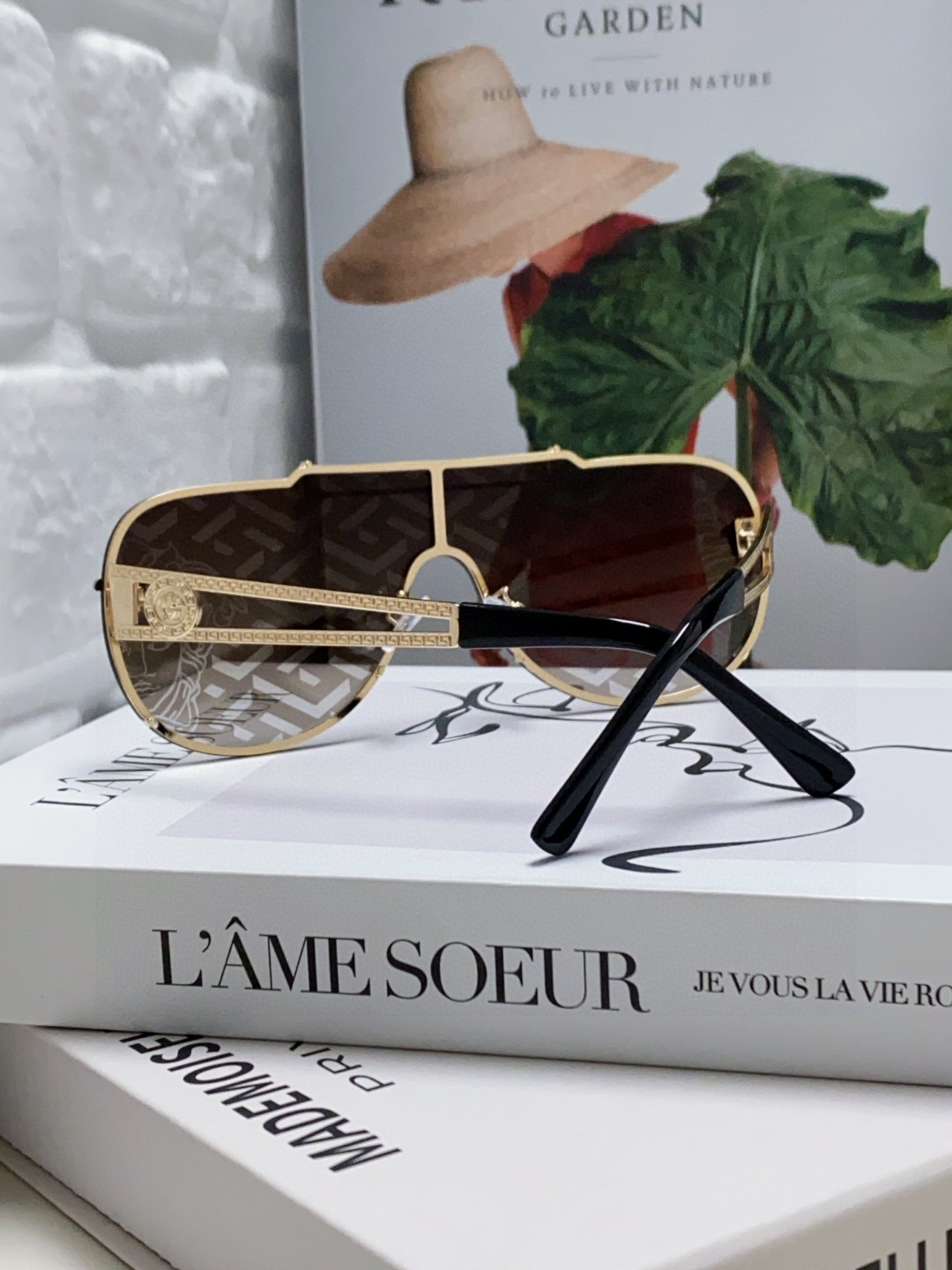 VERSACE ヴェルサセ メガネ型サングラス 2024年新作 フレームにロゴとメデューサの頭像 メンズ レディース 男女兼用 サングラス 黒色 真茶色 水銀 ブラウン 31404 - 画像 4