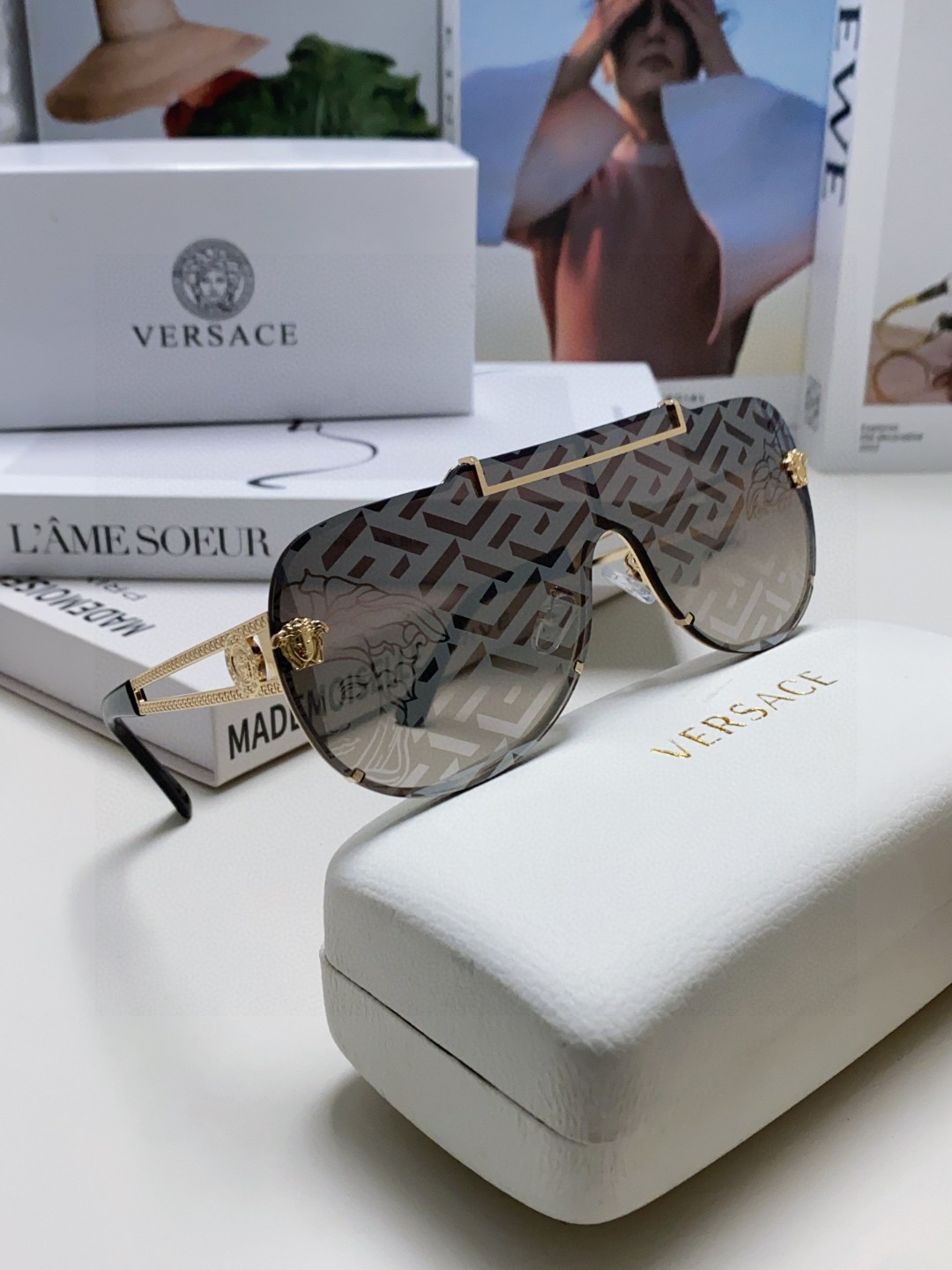 VERSACE ヴェルサセ メガネ型サングラス 2024年新作 フレームにロゴとメデューサの頭像 メンズ レディース 男女兼用 サングラス 黒色 真茶色 水銀 ブラウン 31404 - 画像 9