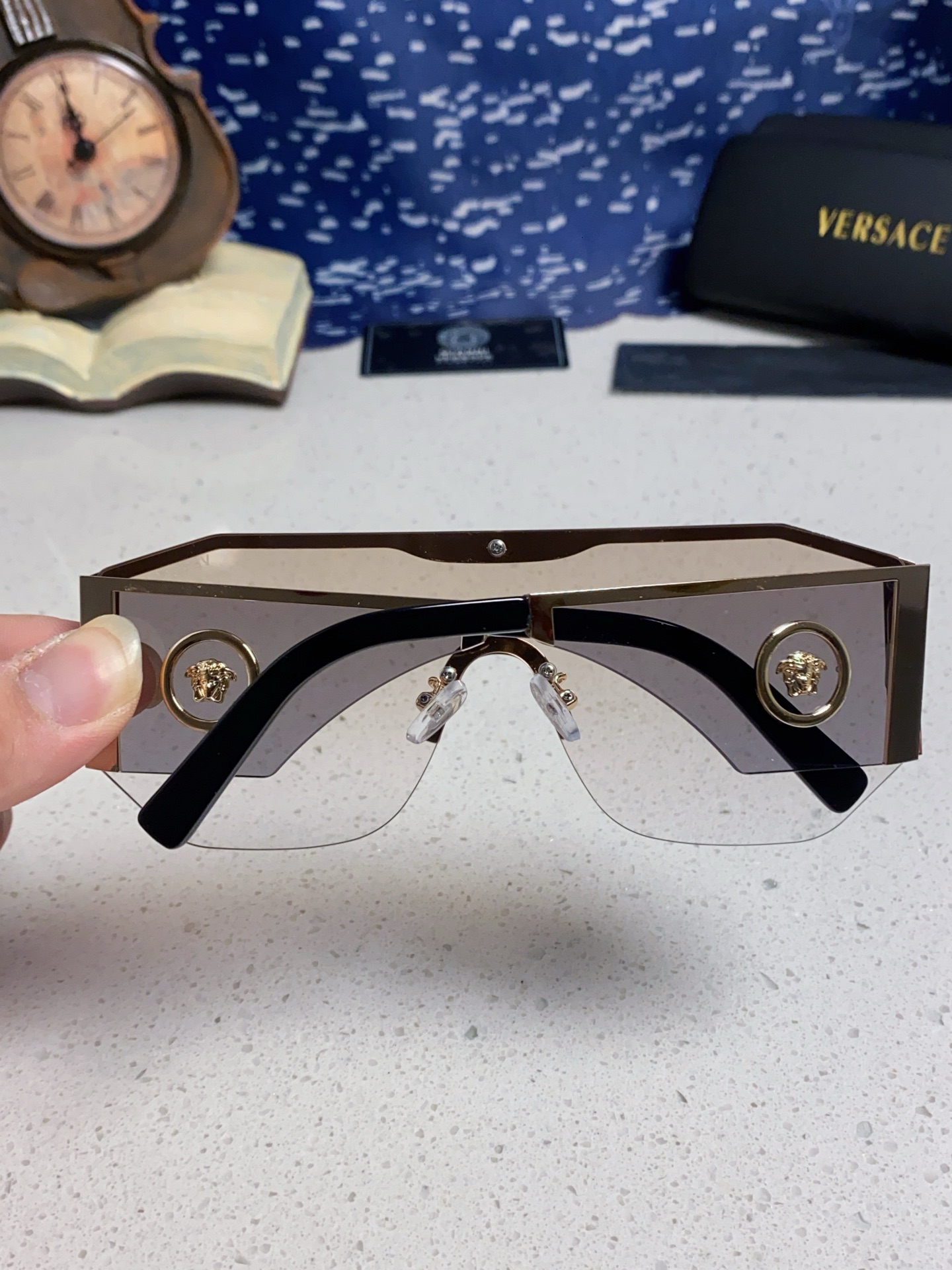 VERSACE ヴェルサセ サングラス メタル ブランド フレーム UVカット 軽量 通勤 メンズ レディース 多色展開 - 画像 9