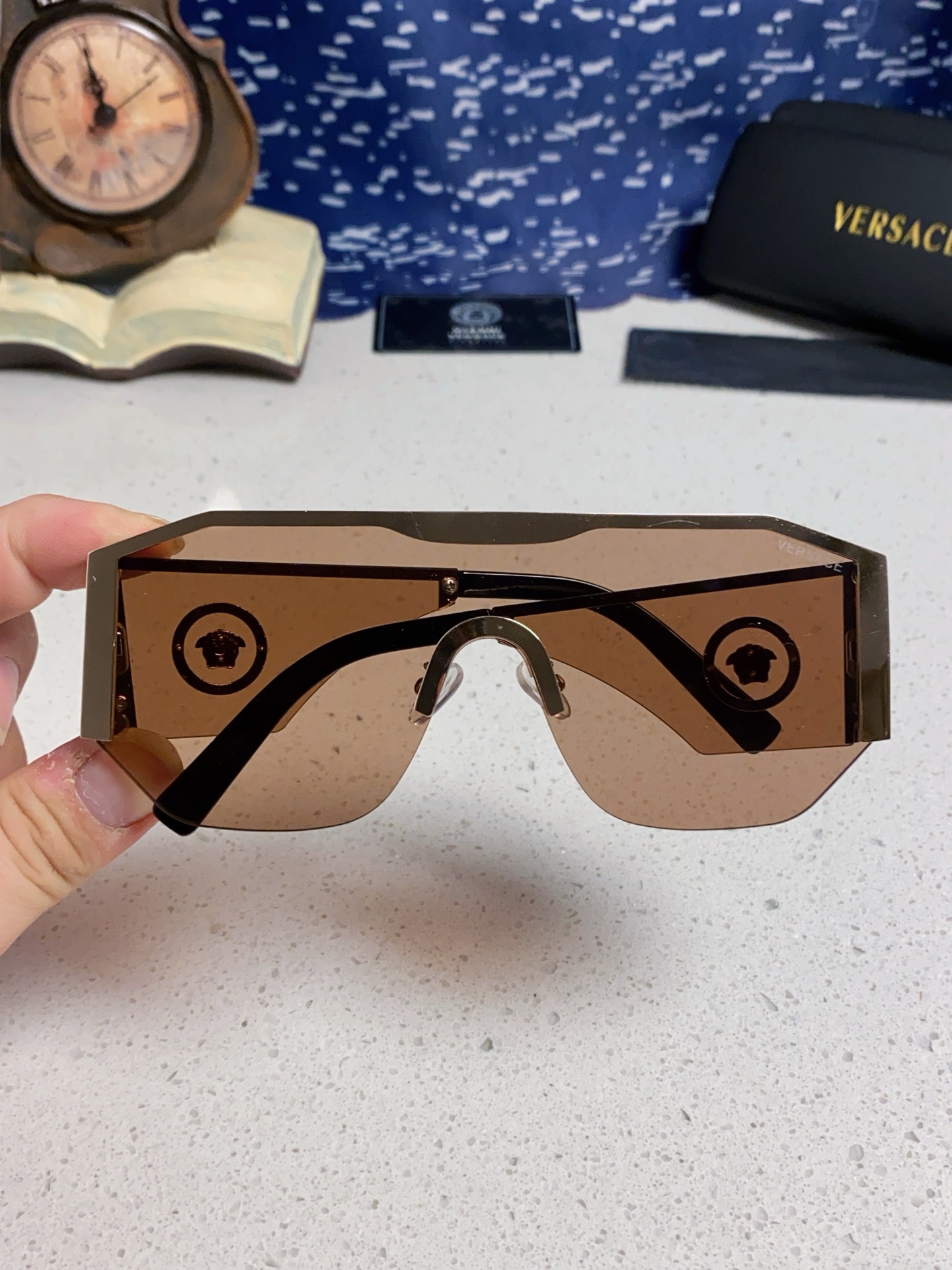 VERSACE ヴェルサーチ サングラス メンズ レディース 20254 メタリック 多角形 フレーム サングラス 防曇 防紫外線 多色展開 - 画像 7
