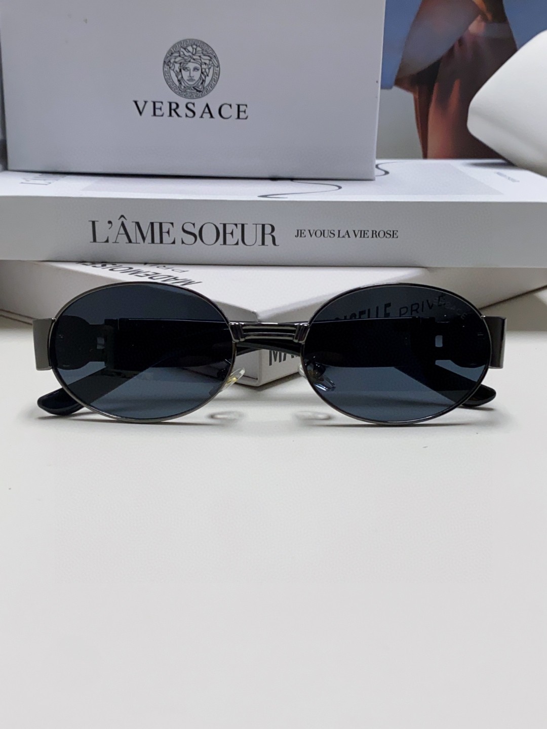 VERSACE ヴェルサーチ サングラス メガネ型 メンズ レディース フラットサングラス 35mm ブラック グリーン メダリオン フレーム 35mm 全2色 - 画像 8