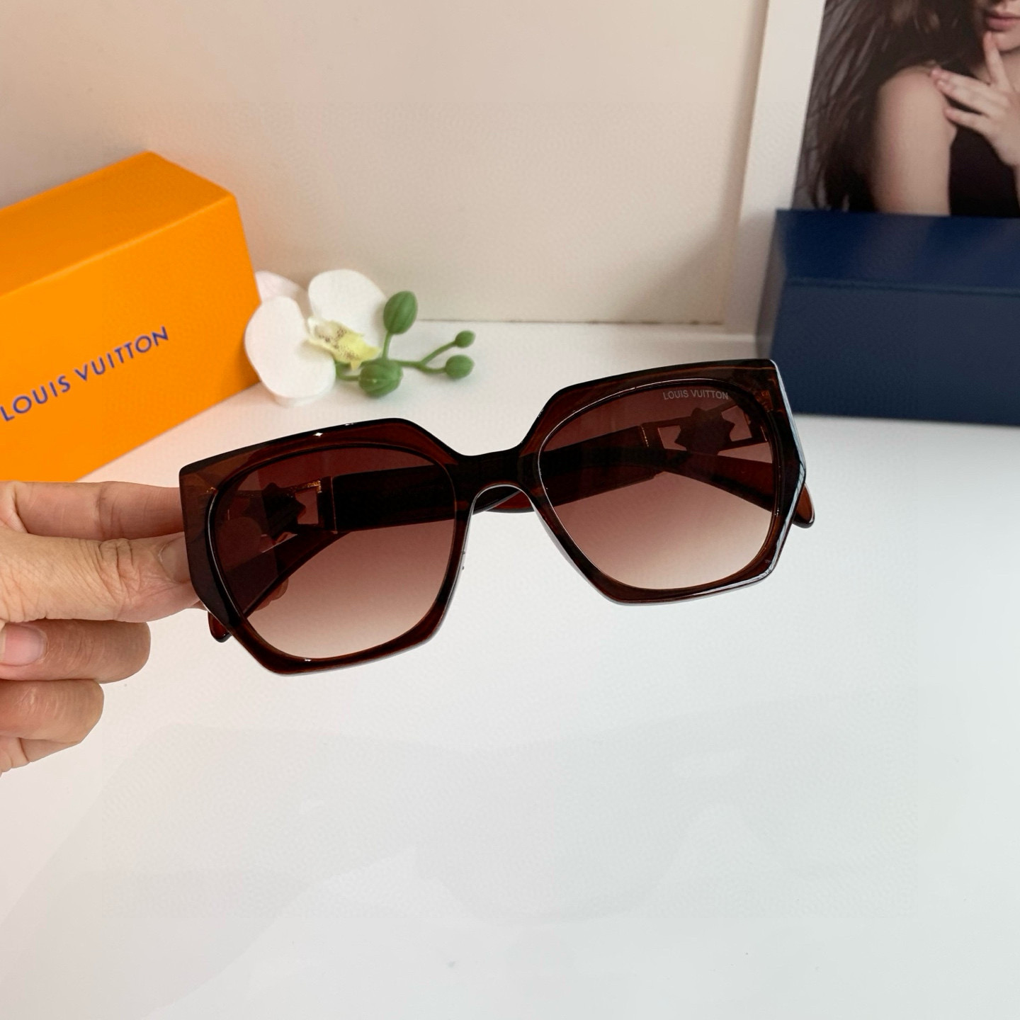 LOUIS VUITTON ルイヴィトン サングラス フレーム 大きめ ファッション ショップ ブラック ブラウン - 画像 3