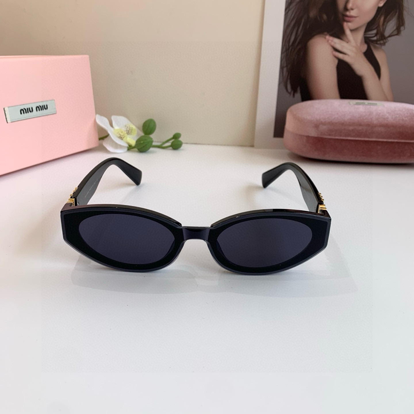 MIU MIU ミウミウ サングラス フレーム型 メンズ レディース ブラック - 画像 4