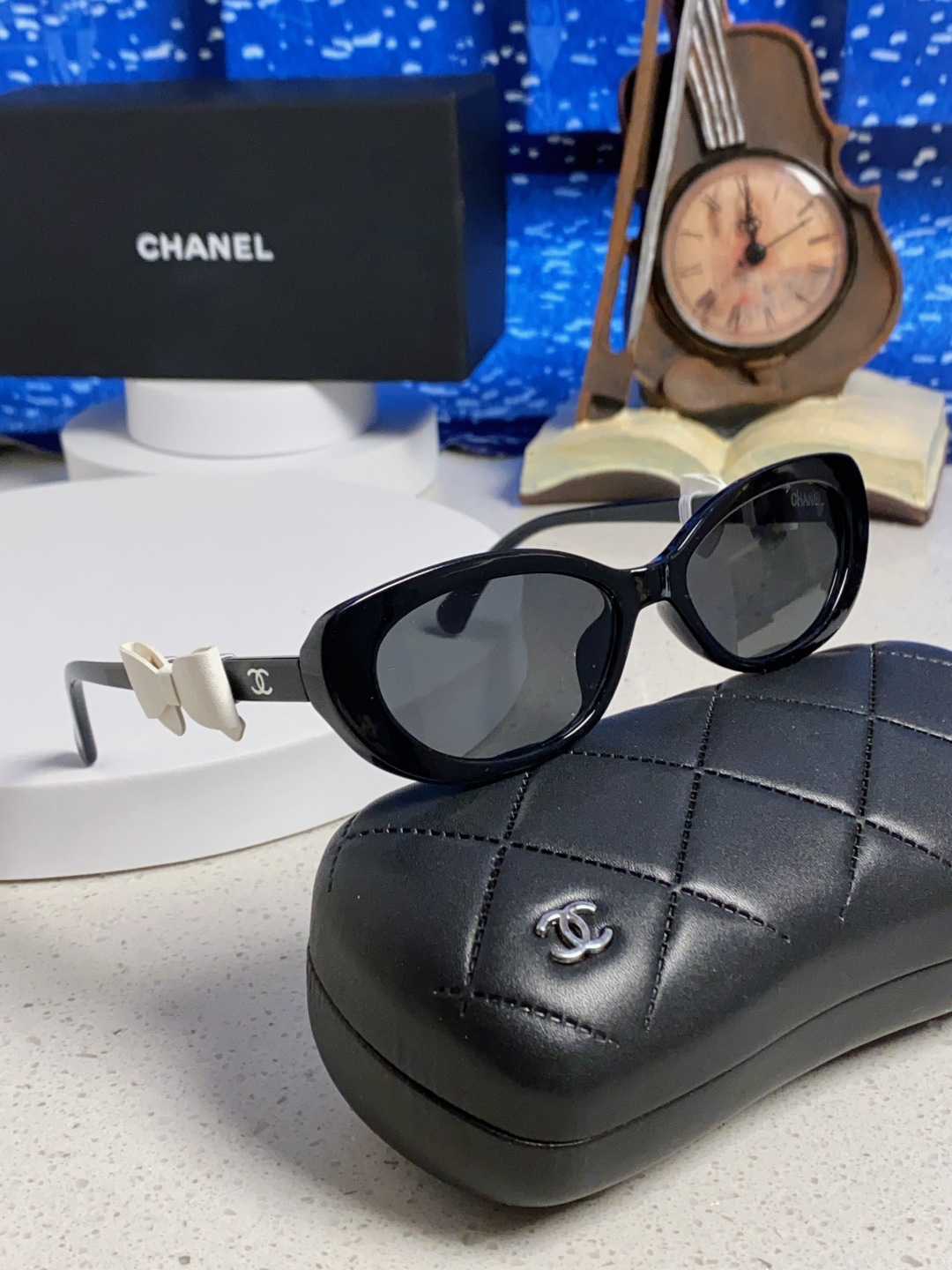 CHANEL シャネル サングラス フェイスリボン ブローチ かわいい レディース ブラック 多色展開 - 画像 2