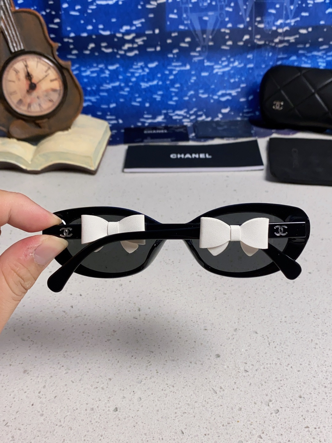 CHANEL シャネル サングラス フェイスリボン ブローチ かわいい レディース ブラック 多色展開 - 画像 8