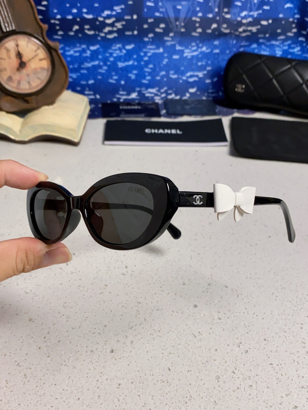CHANEL シャネル サングラス フェイスリボン ブローチ かわいい レディース ブラック 多色展開 - 画像 9