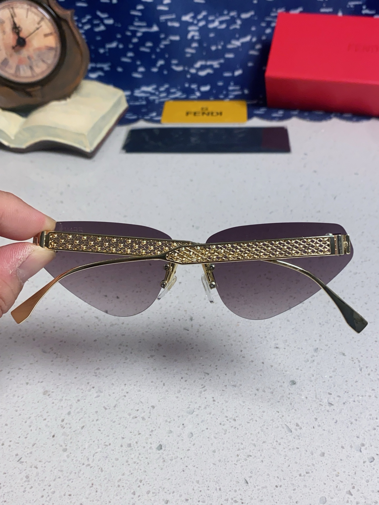 FENDI フェンディ フェンディ フェンディ フェンディ サングラス フェンディ フェンディ フェンディ 金色 グラデーション ドラゴン フェンディ フェンディ フェンディ 7777 - 画像 8