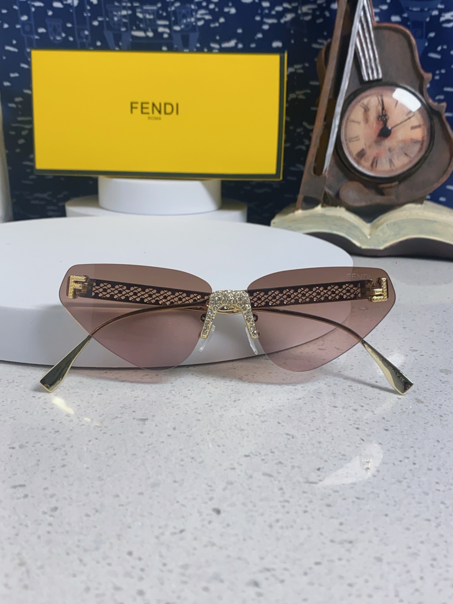 FENDI フェンディ サングラス キャットアイ 2025 新作 レディース ファッション 多色展開 - 画像 2