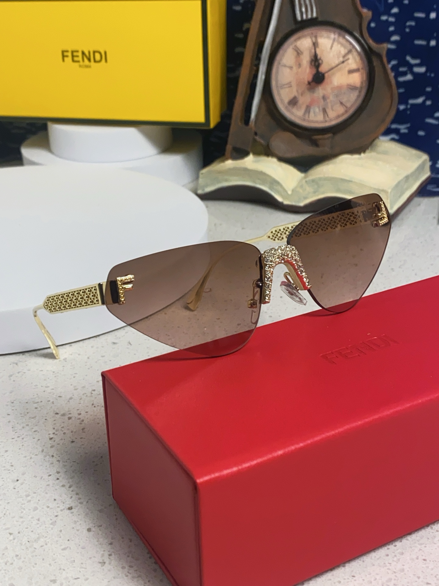 FENDI フェンディ サングラス キャットアイ 2025 新作 レディース ファッション 多色展開 - 画像 3