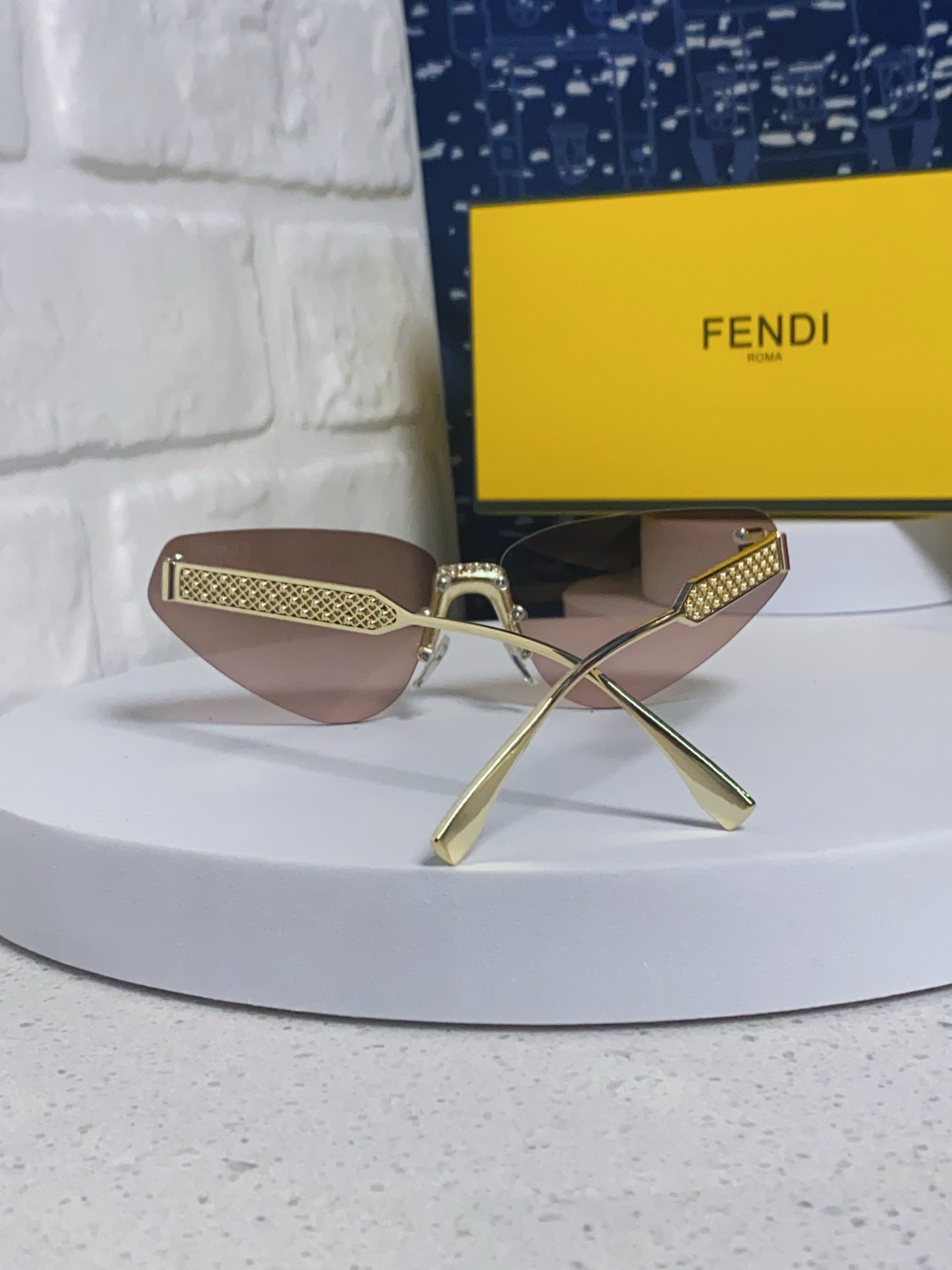 FENDI フェンディ サングラス キャットアイ 2025 新作 レディース ファッション 多色展開 - 画像 7