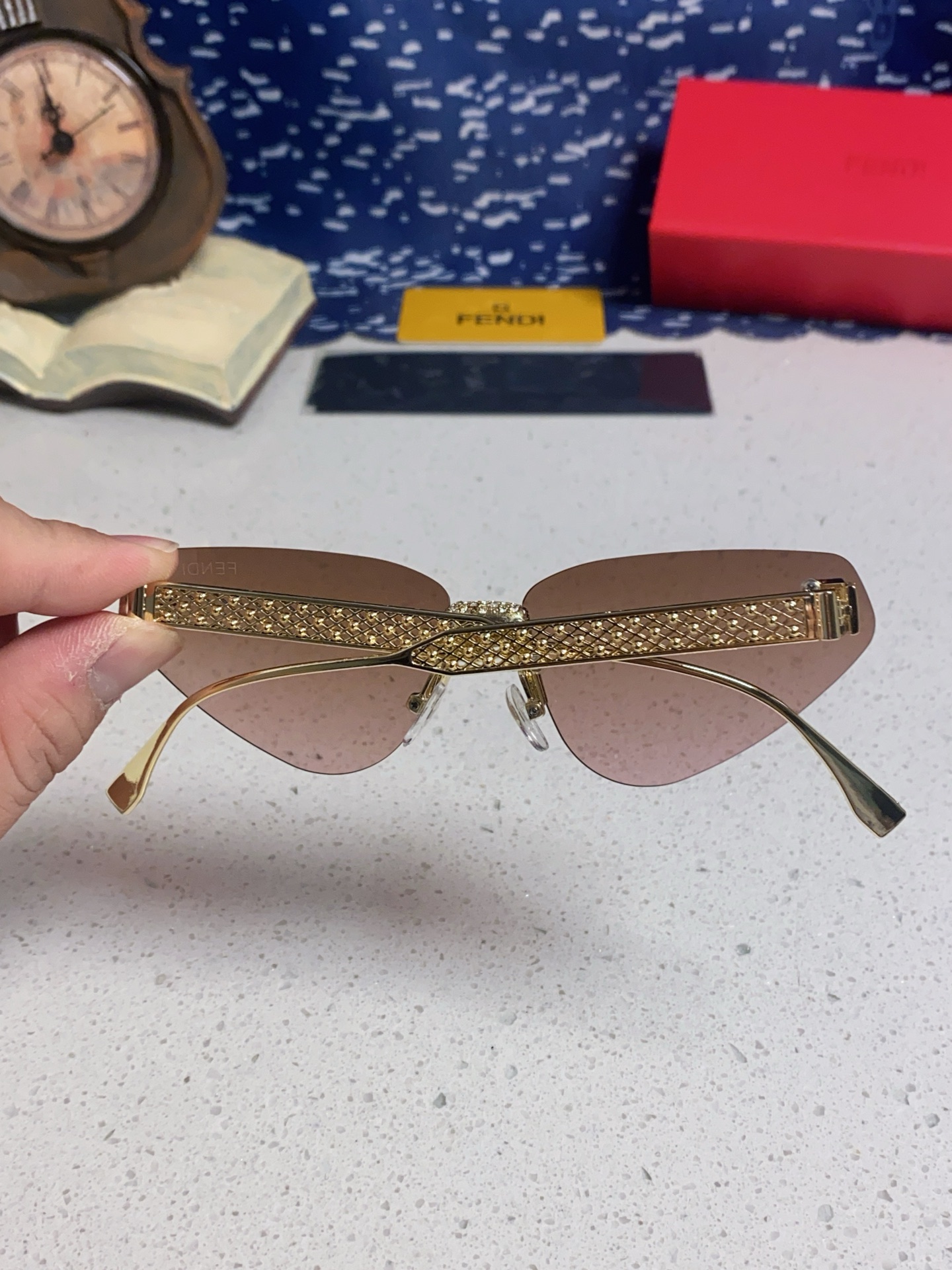 FENDI フェンディ サングラス キャットアイ 2025 新作 レディース ファッション 多色展開 - 画像 9