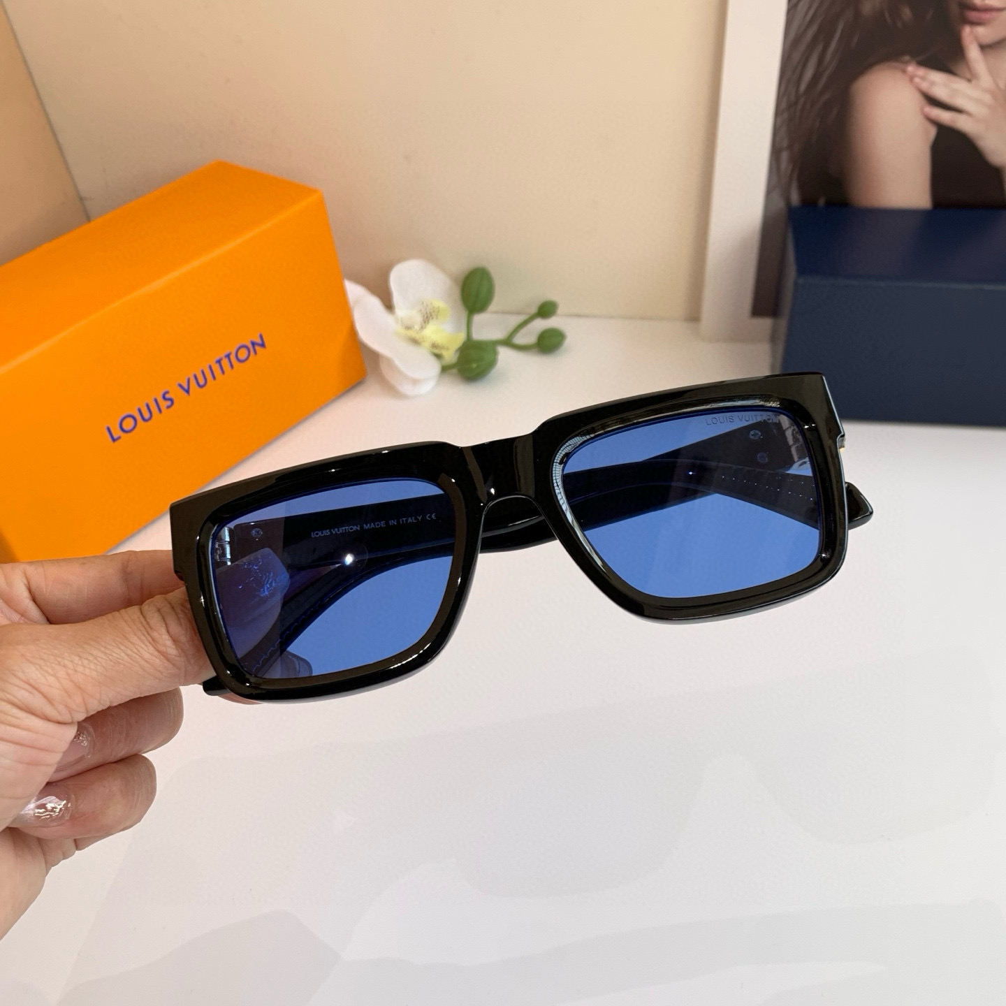 LOUIS VUITTON ルイヴィトン サングラス 方形 ブルーレンズ メンズ レディース ブラック