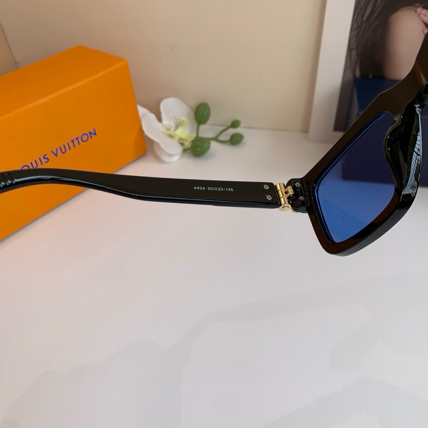 LOUIS VUITTON ルイヴィトン サングラス 方形 ブルーレンズ メンズ レディース ブラック - 画像 6