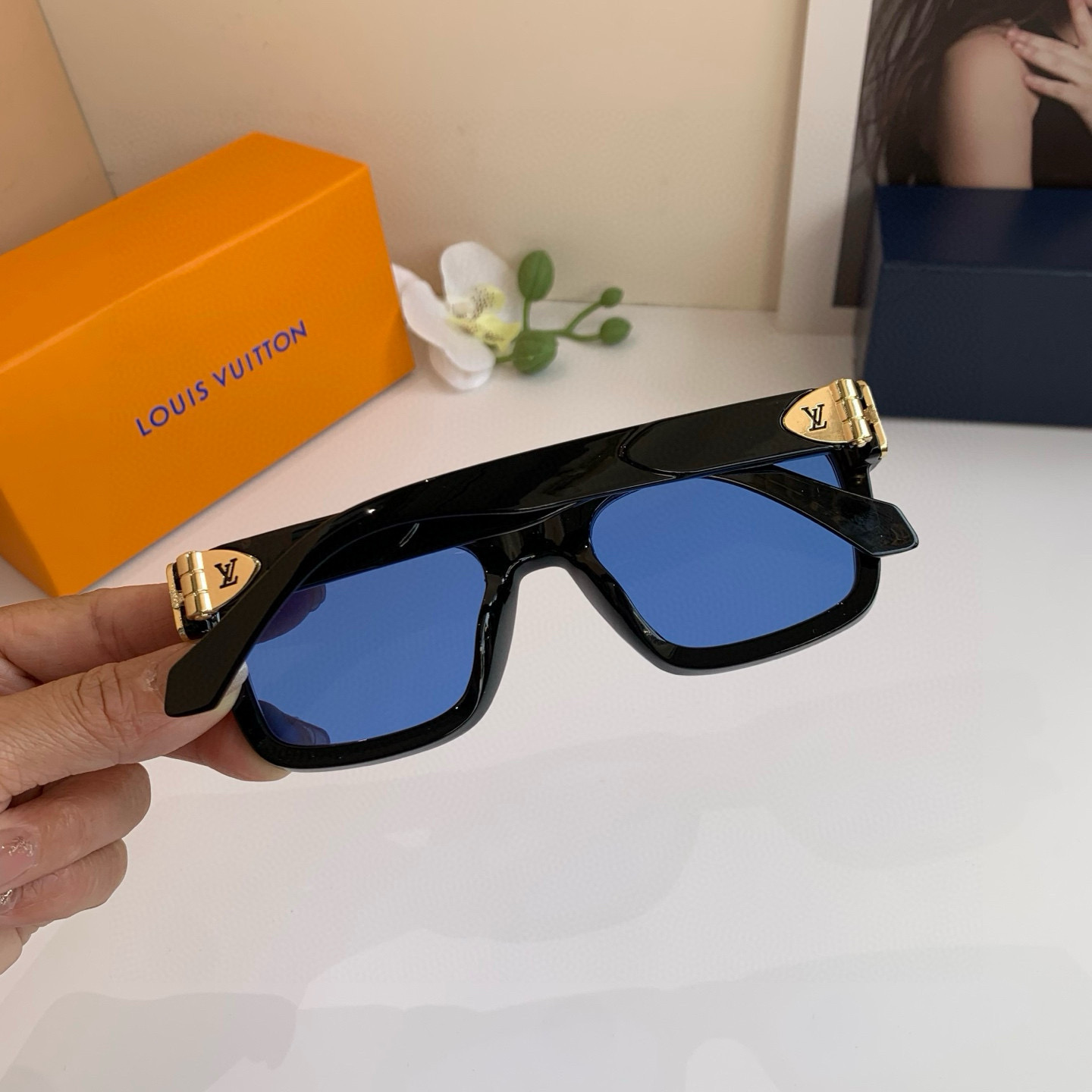 LOUIS VUITTON ルイヴィトン サングラス 方形 ブルーレンズ メンズ レディース ブラック - 画像 8