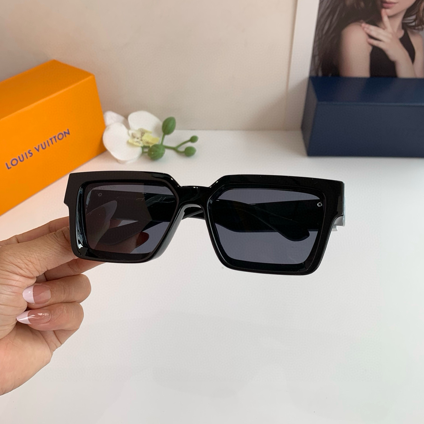 LOUIS VUITTON ルイヴィトン サングラス メンズ レディース ブラック ティアラ フレーム 2色展開 - 画像 3